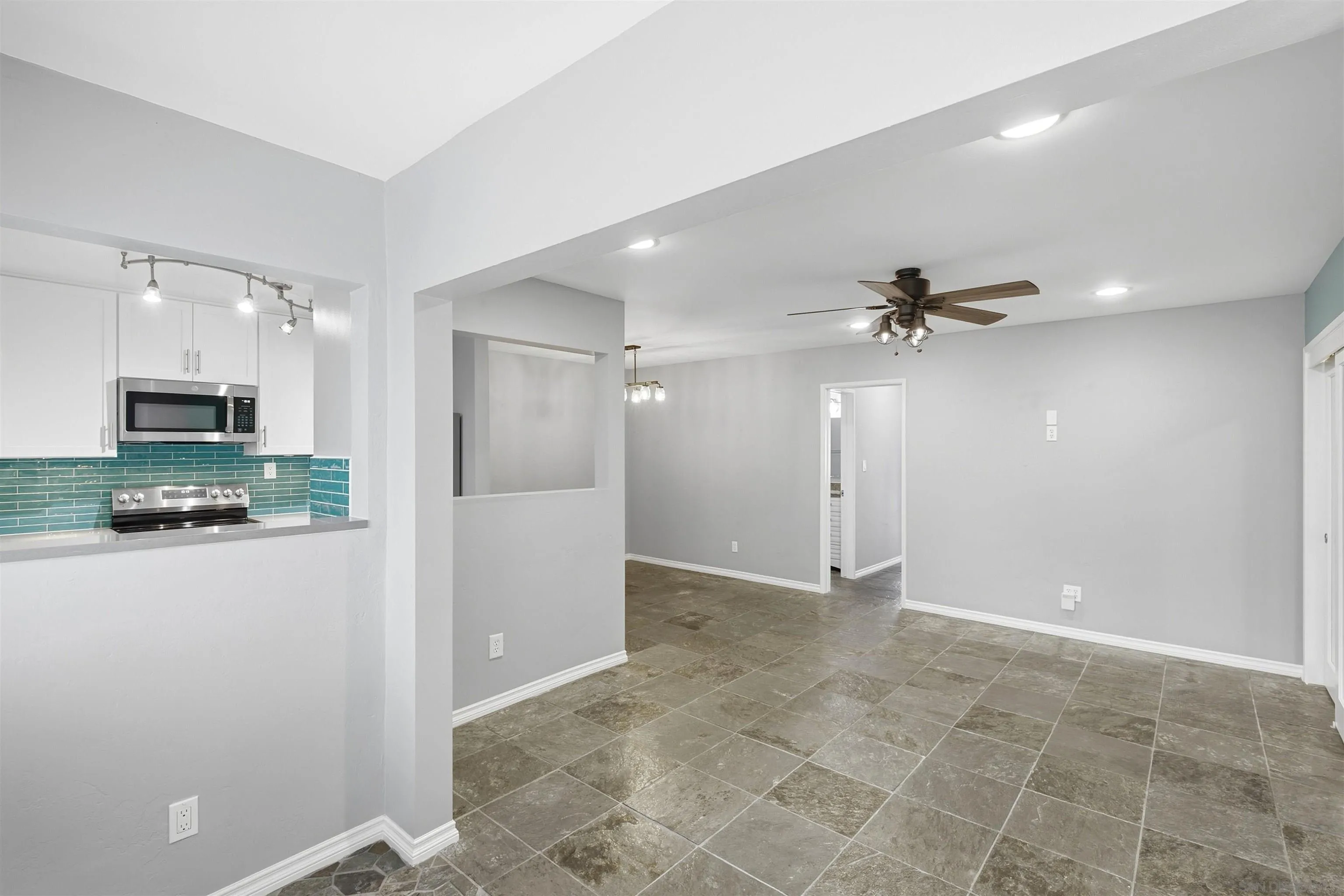 https://cdn.realtyfeed.com/cdn/127/260019675/517ec964e55ff2b4b3889ca13f398921.webp