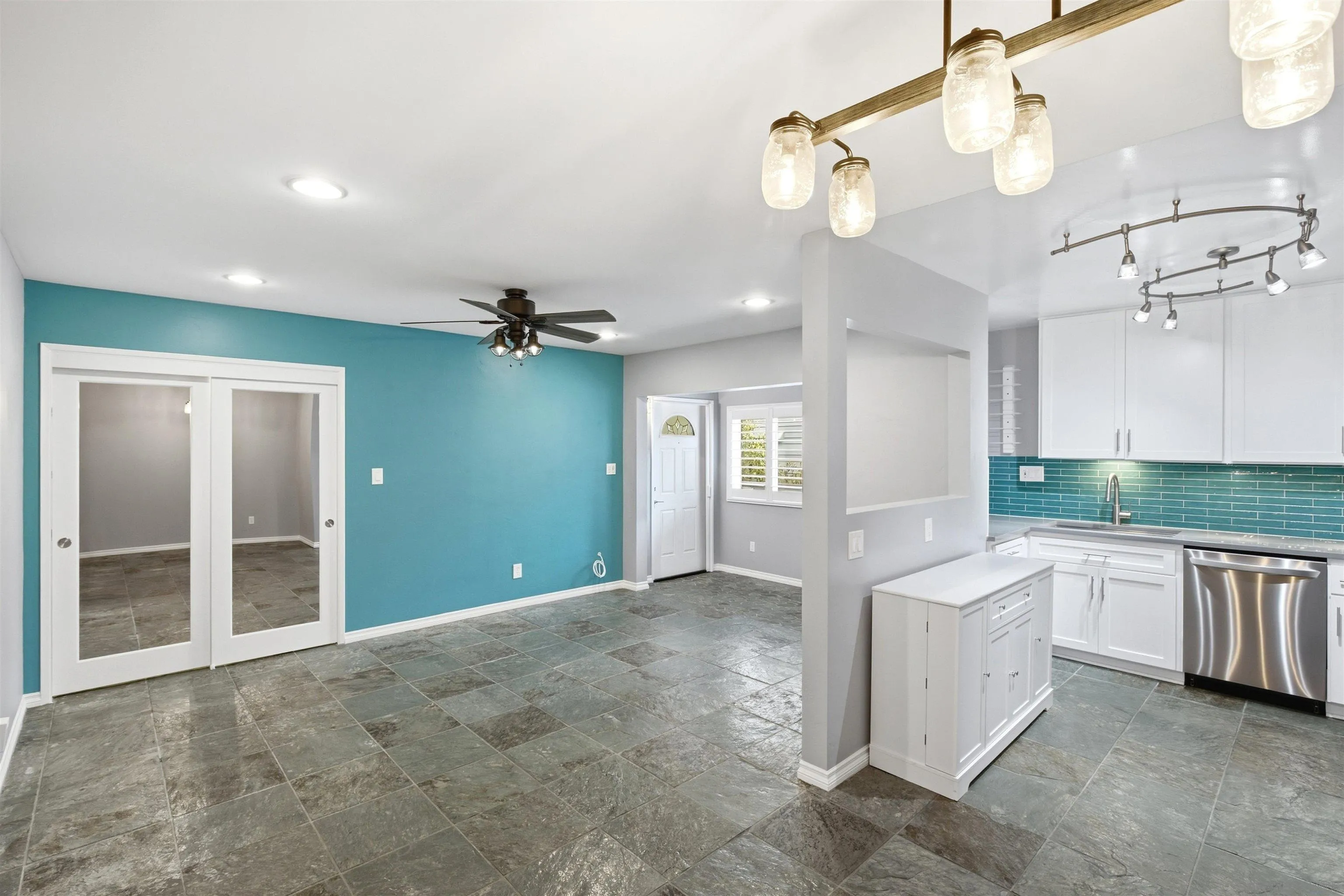 https://cdn.realtyfeed.com/cdn/127/260019675/812611073252e43395c50227f8fe630b.webp