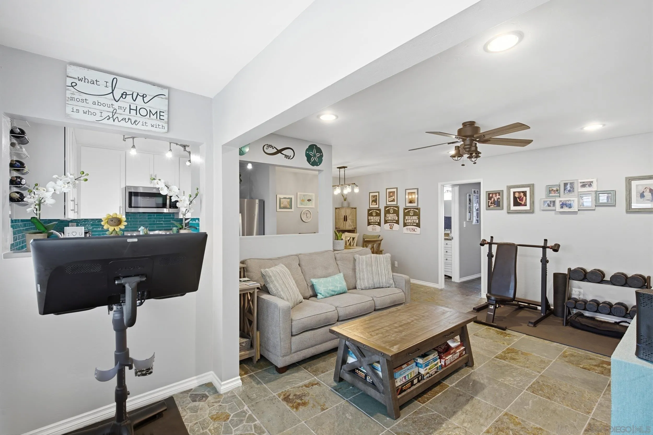 Photo #8: 260019675 Listing: Photo #8
