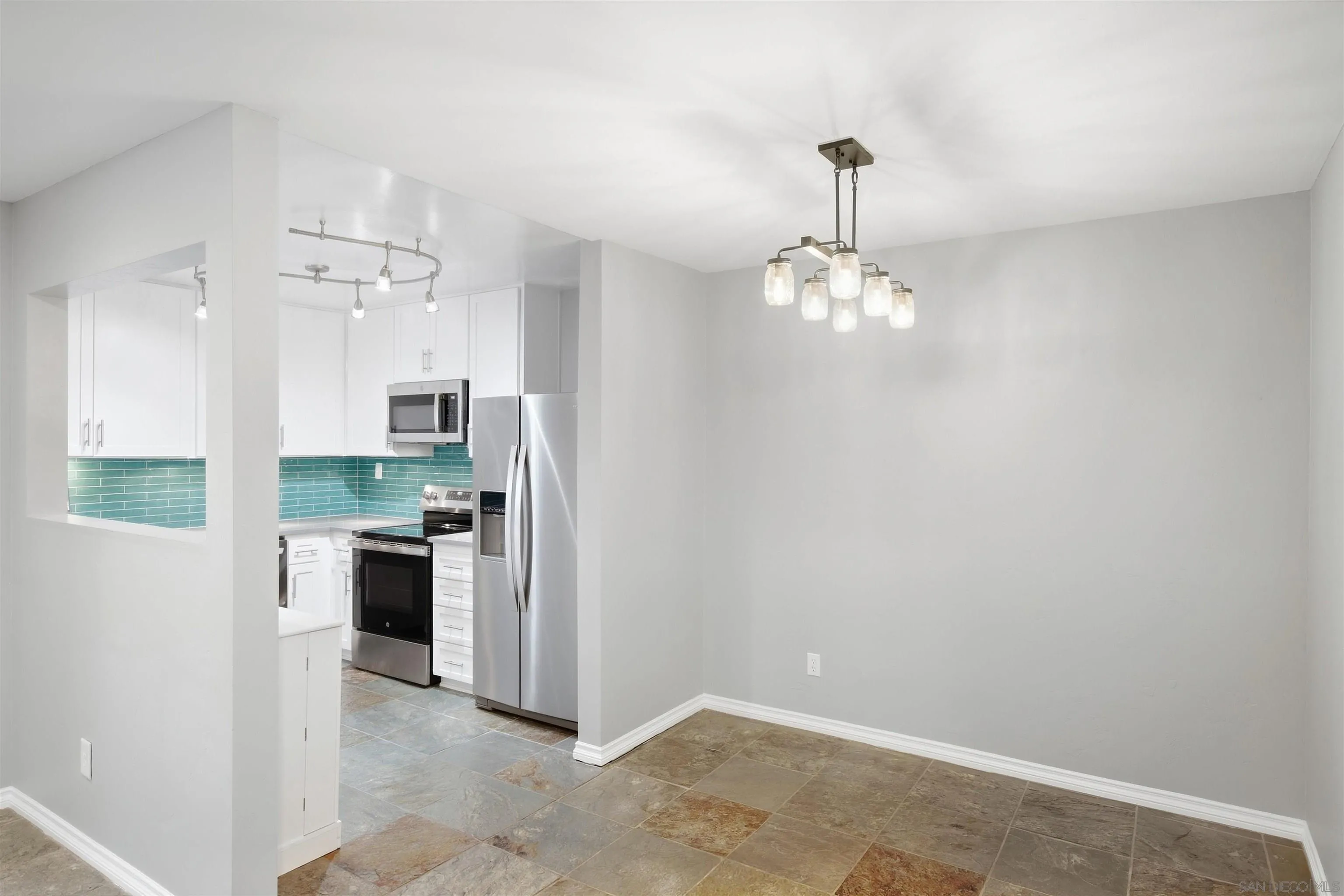 https://cdn.realtyfeed.com/cdn/127/260019675/ea3528dd14dfd3c640b4d0d2248d1e94.webp