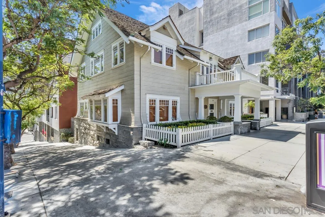 Photo #34: 260019676 Listing: Photo #34