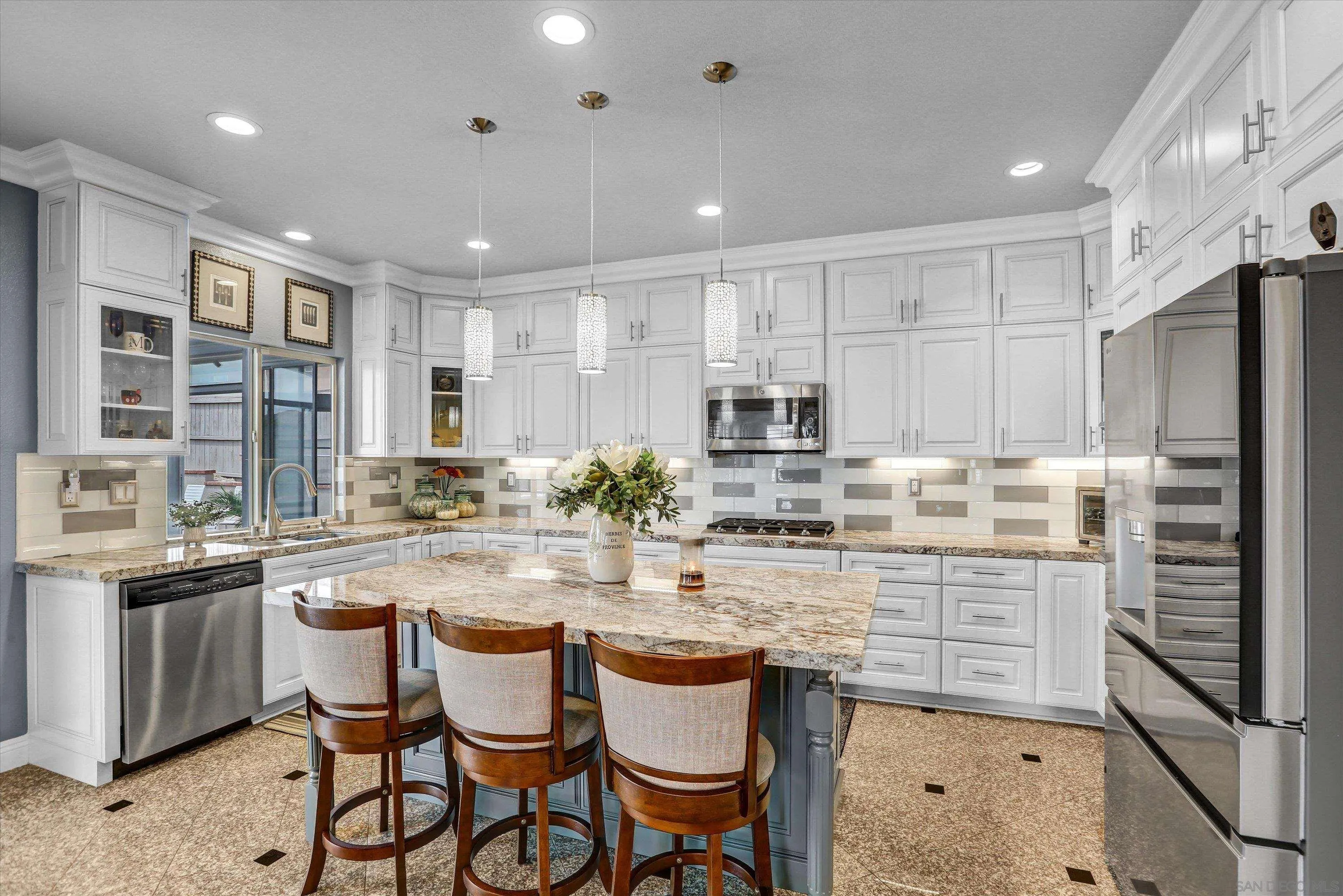 https://cdn.realtyfeed.com/cdn/127/260019678/055cbd359409f684dffefba1f0ff95f0.webp