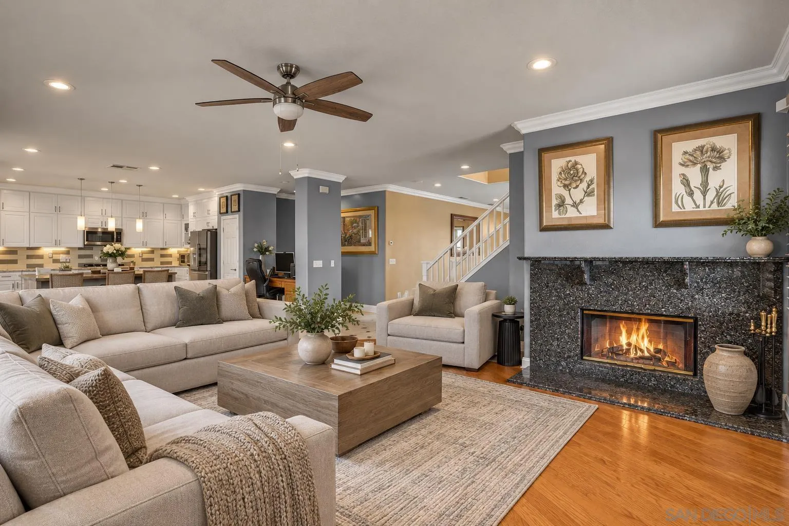 https://cdn.realtyfeed.com/cdn/127/260019678/37d44561842d48ae6f8abbaca40ffd22.webp