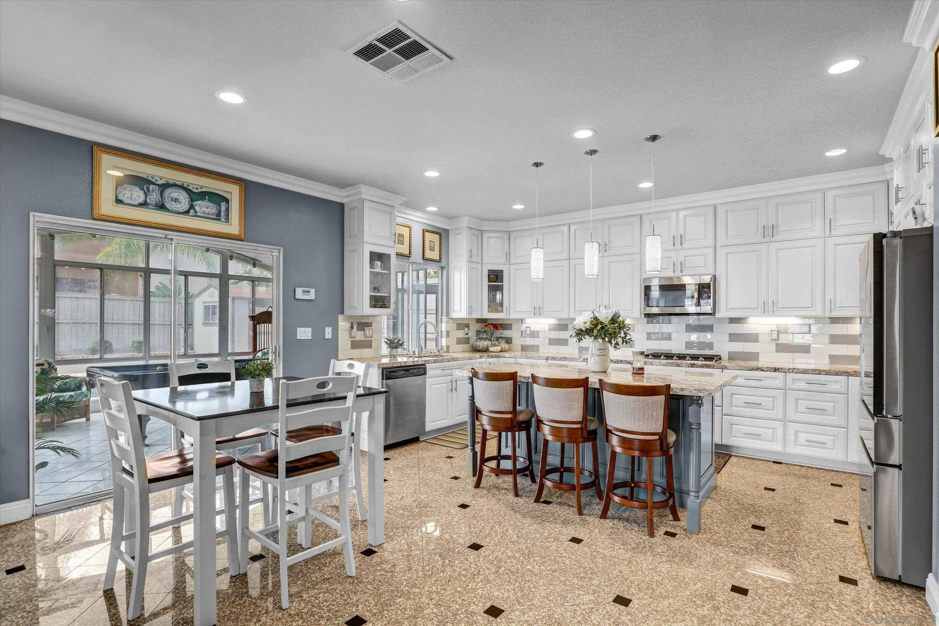 https://cdn.realtyfeed.com/cdn/127/260019678/79a536b0c2d152fd9b57cbe00a124e0f.webp