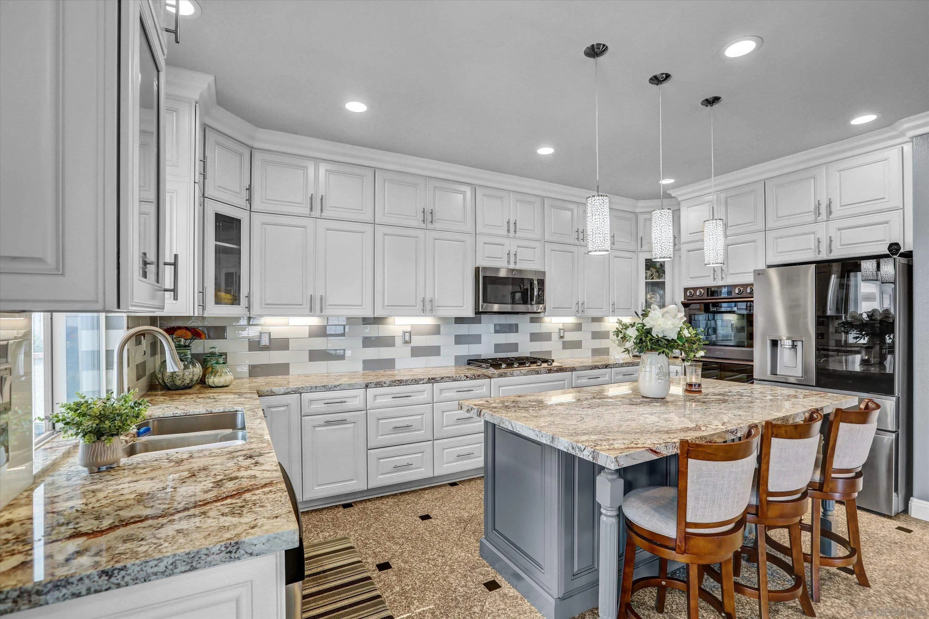 https://cdn.realtyfeed.com/cdn/127/260019678/ec236b1a8a422b9161cc7d5b0a6039ce.webp