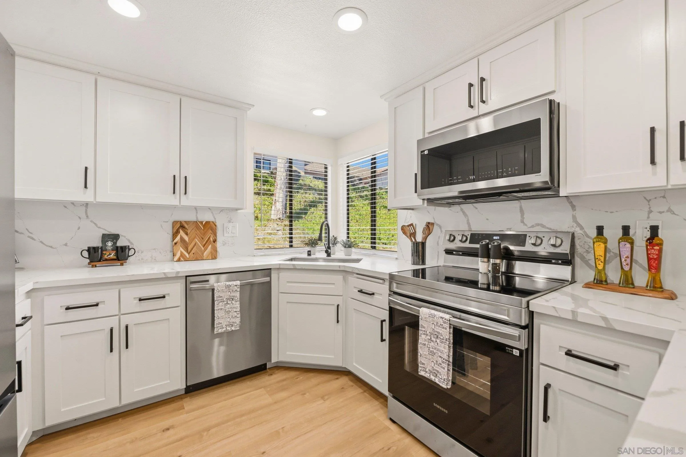 Photo #6: 260019679 Listing: Photo #6