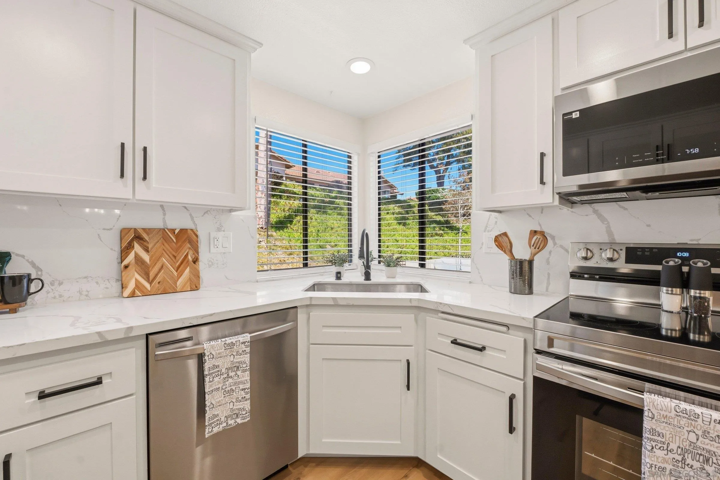 Photo #8: 260019679 Listing: Photo #8