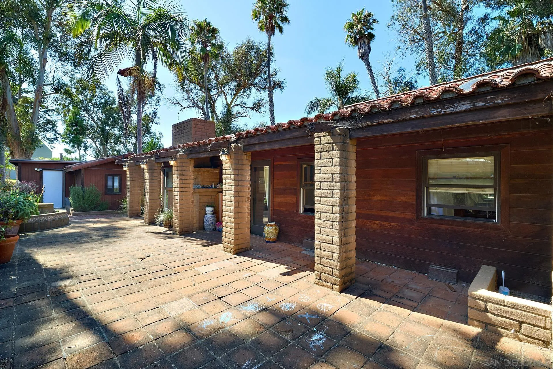 https://cdn.realtyfeed.com/cdn/127/260019681/56d4e9a27c69c148e2bc30b4bd0f06c4.webp