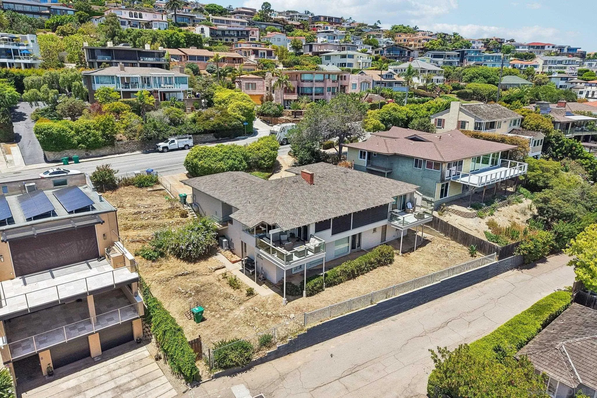 https://cdn.realtyfeed.com/cdn/127/260019682/08d8396b259bf07c07a690a4c76b1ef3.webp