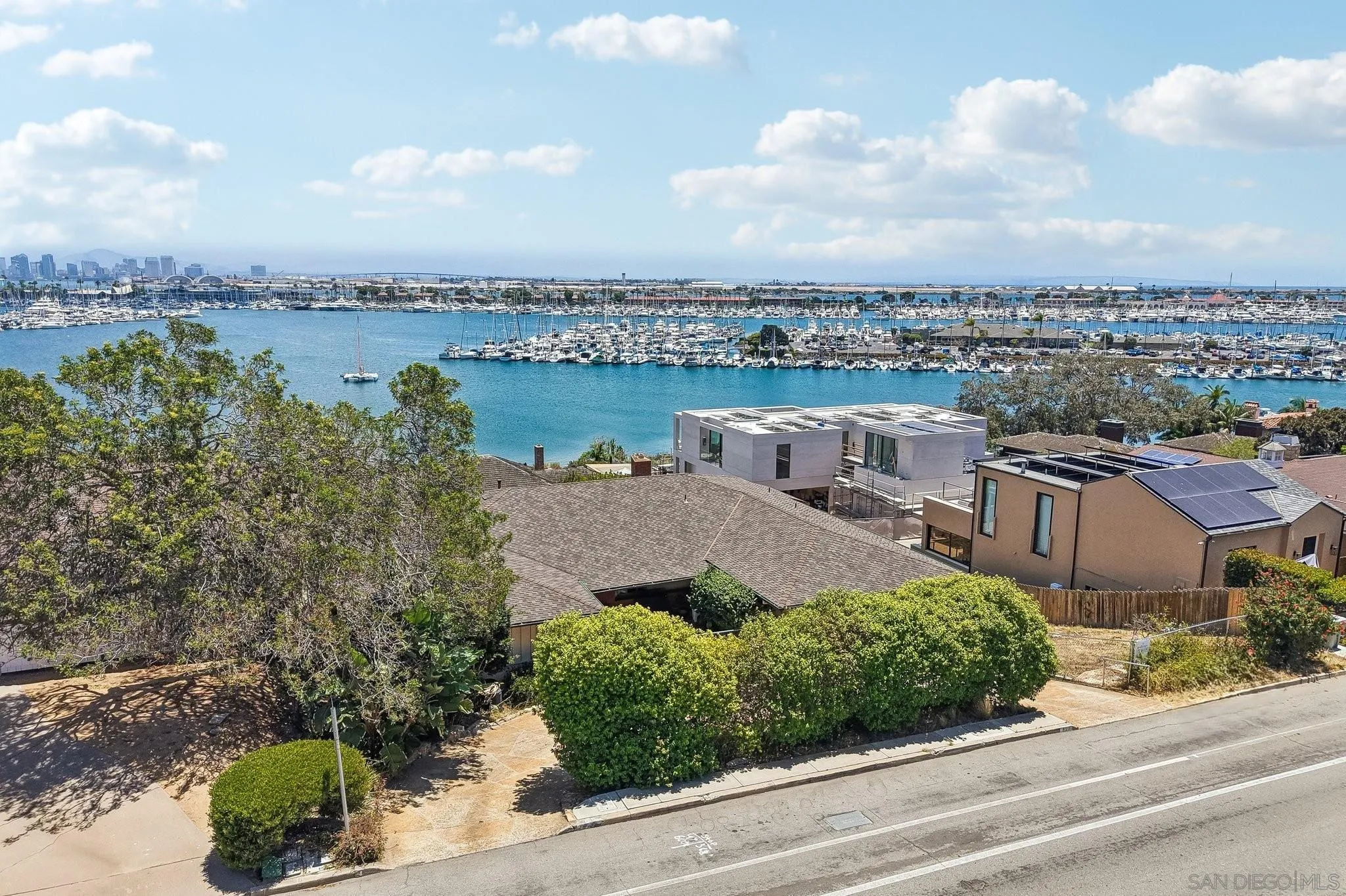 https://cdn.realtyfeed.com/cdn/127/260019682/aa8dc145cd3ed8a43245bdf8f3a991f2.webp