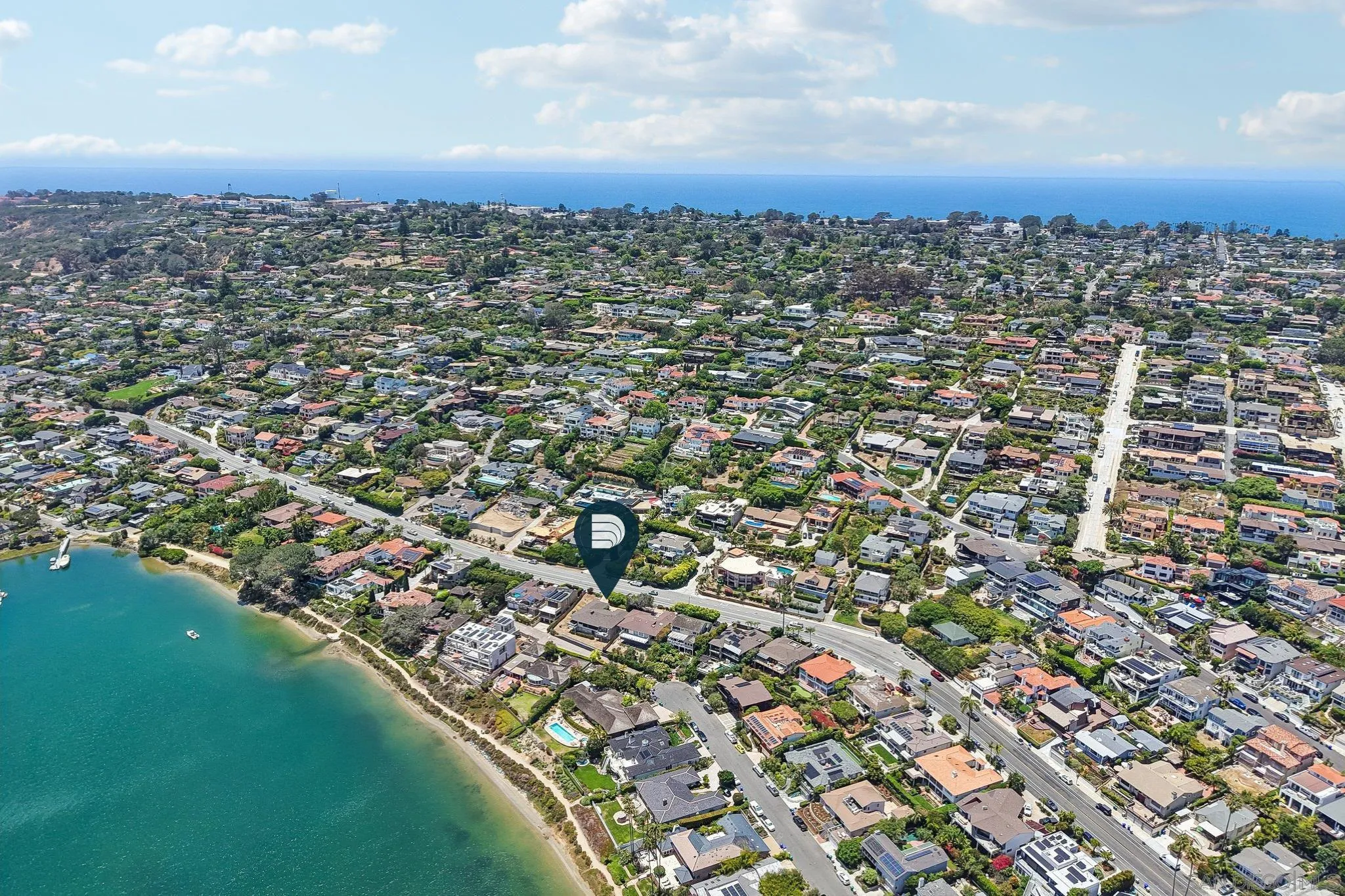 https://cdn.realtyfeed.com/cdn/127/260019682/f23fd396e6f2a570eb34cfd4078850e2.webp
