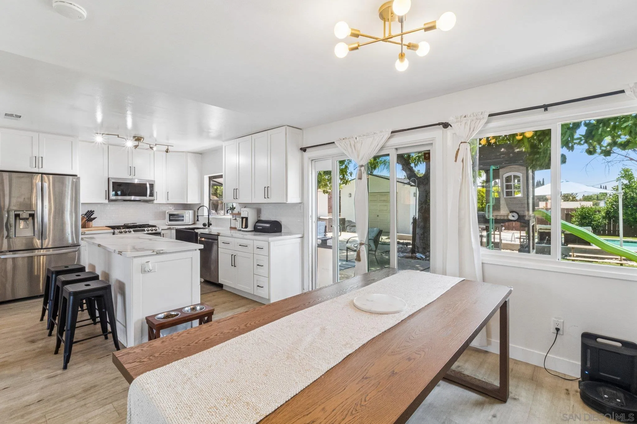 https://cdn.realtyfeed.com/cdn/127/260019684/0265c0a8d31881207e8f34f3690718b8.webp