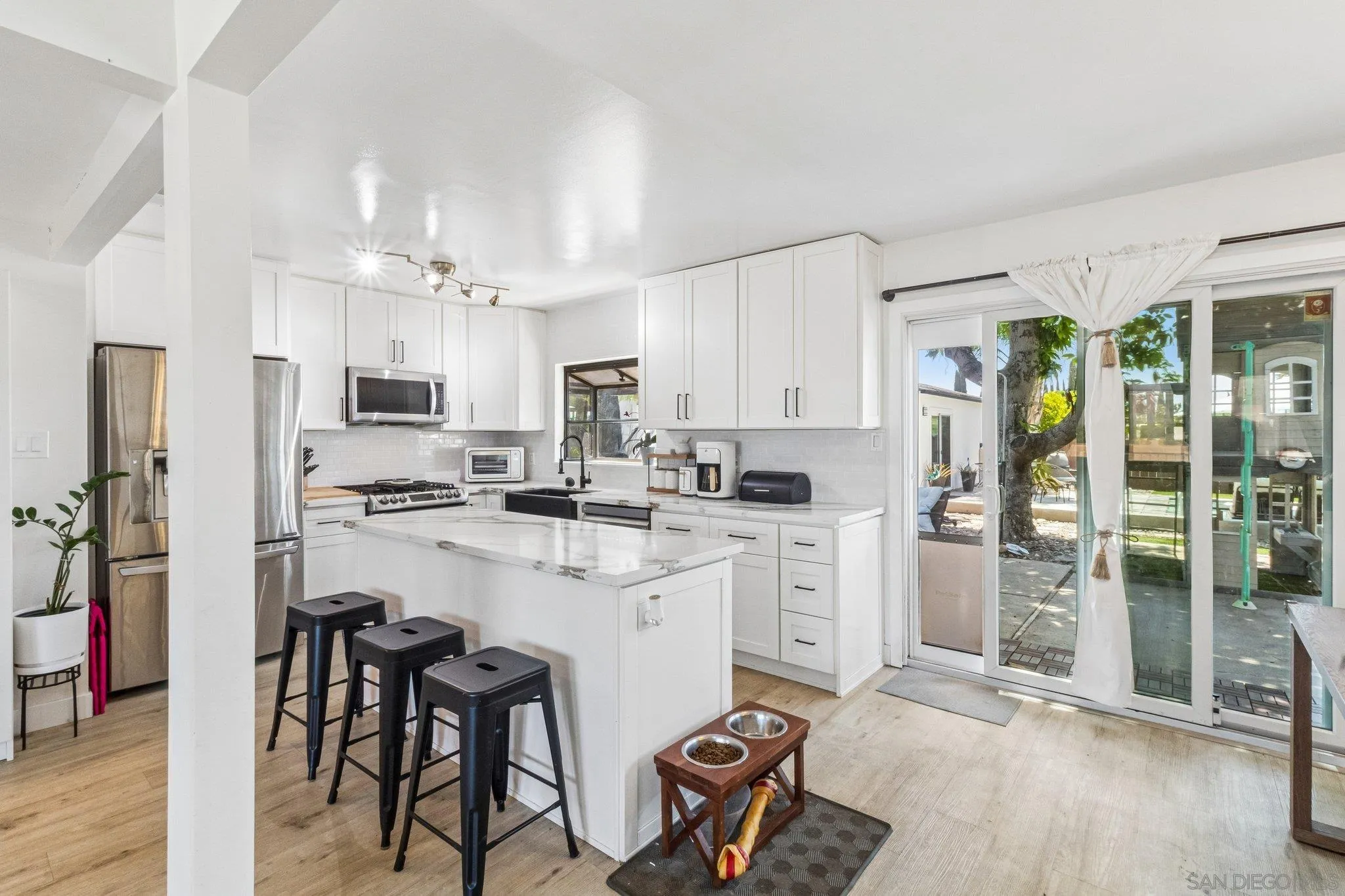 https://cdn.realtyfeed.com/cdn/127/260019684/09dbc75b57e73c44c80d946e9d0a1260.webp