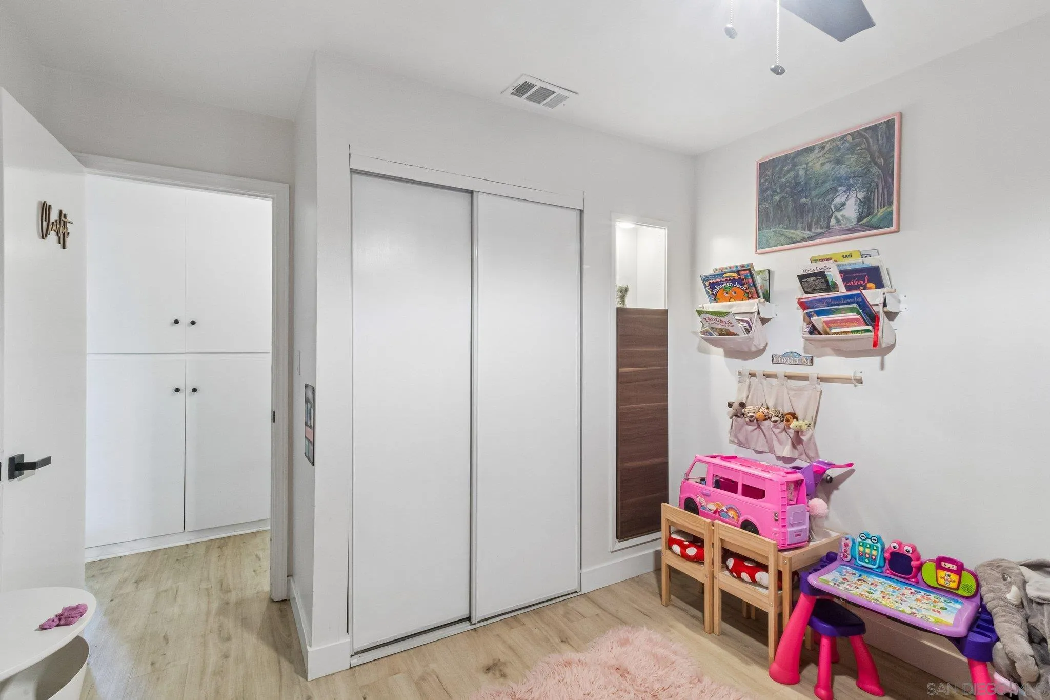 https://cdn.realtyfeed.com/cdn/127/260019684/3298b6869f789f3c4dba5478a27dabd4.webp