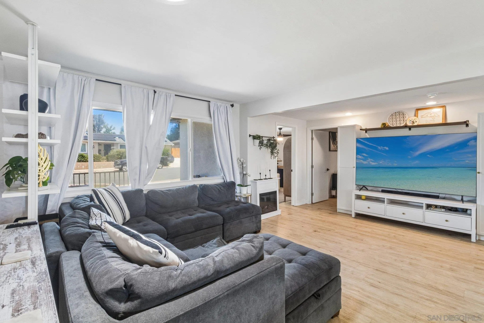 https://cdn.realtyfeed.com/cdn/127/260019684/8018f0822b6206eeda59fe54e5e18b85.webp