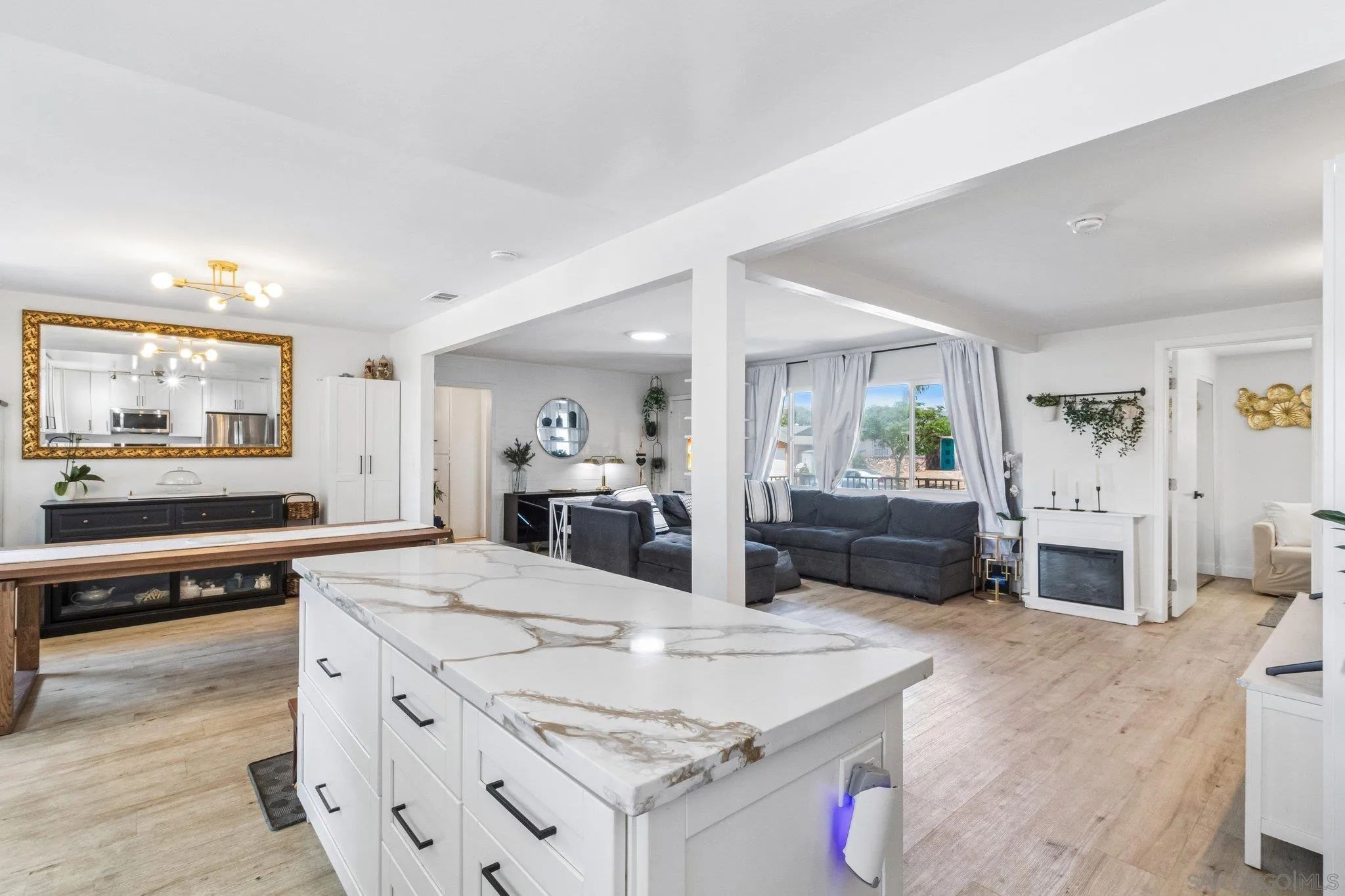 https://cdn.realtyfeed.com/cdn/127/260019684/b4bd6795e9831b1bb45d87b9235e5369.webp