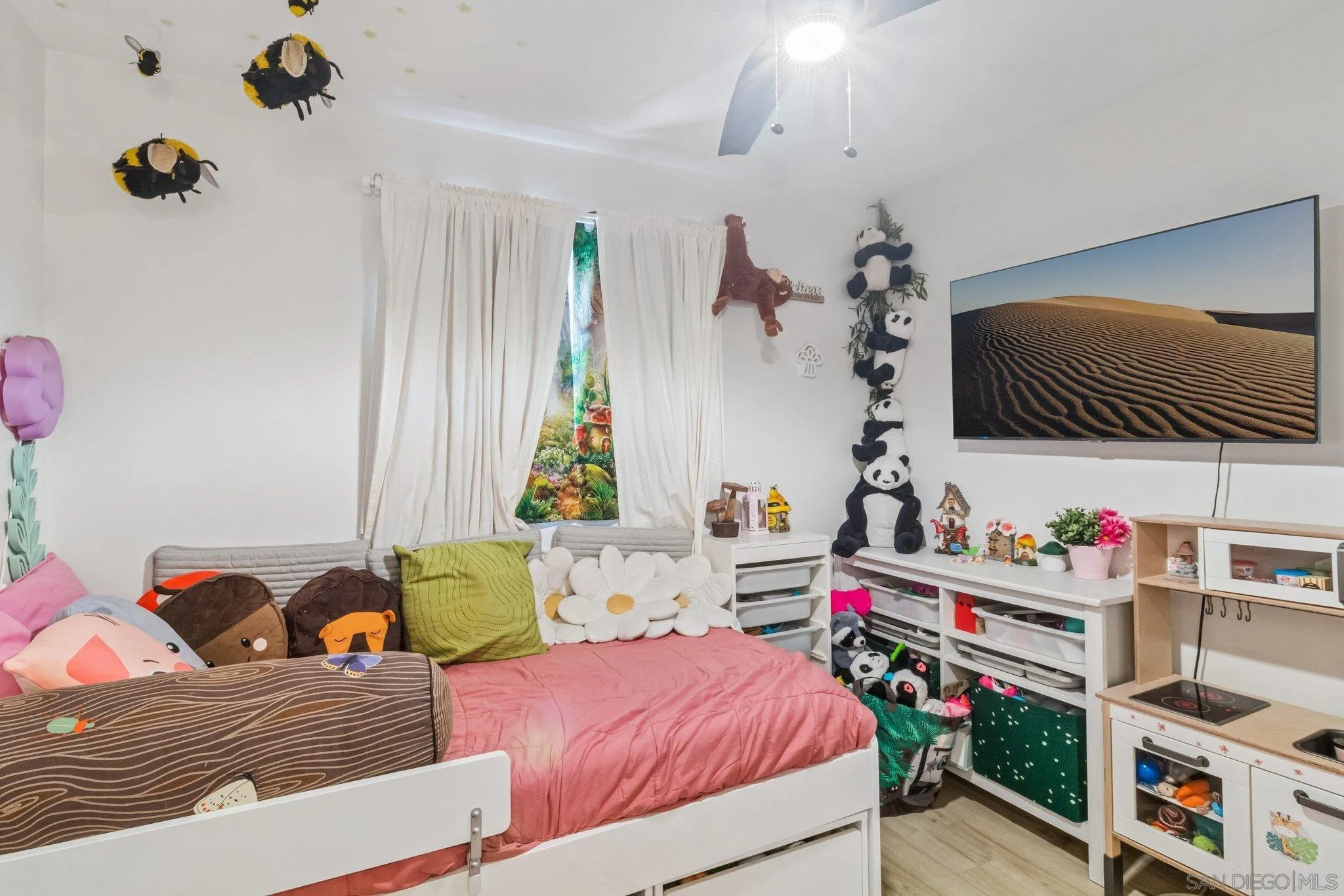 https://cdn.realtyfeed.com/cdn/127/260019684/f822ab75aa7cbadc84e0964ba29685f7.webp