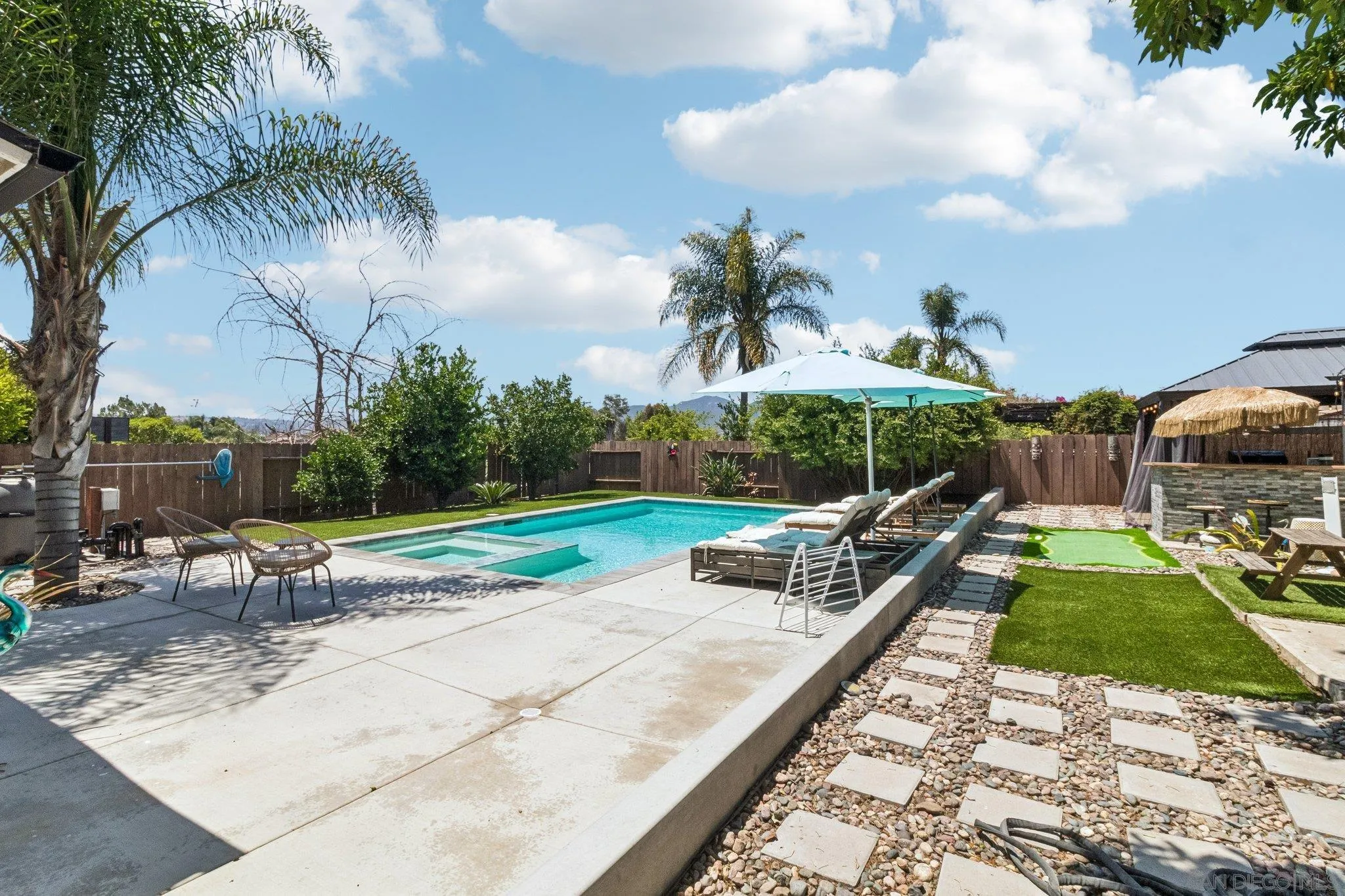 https://cdn.realtyfeed.com/cdn/127/260019684/ff168cdcb806b3ae4edfc429c1269ba2.webp