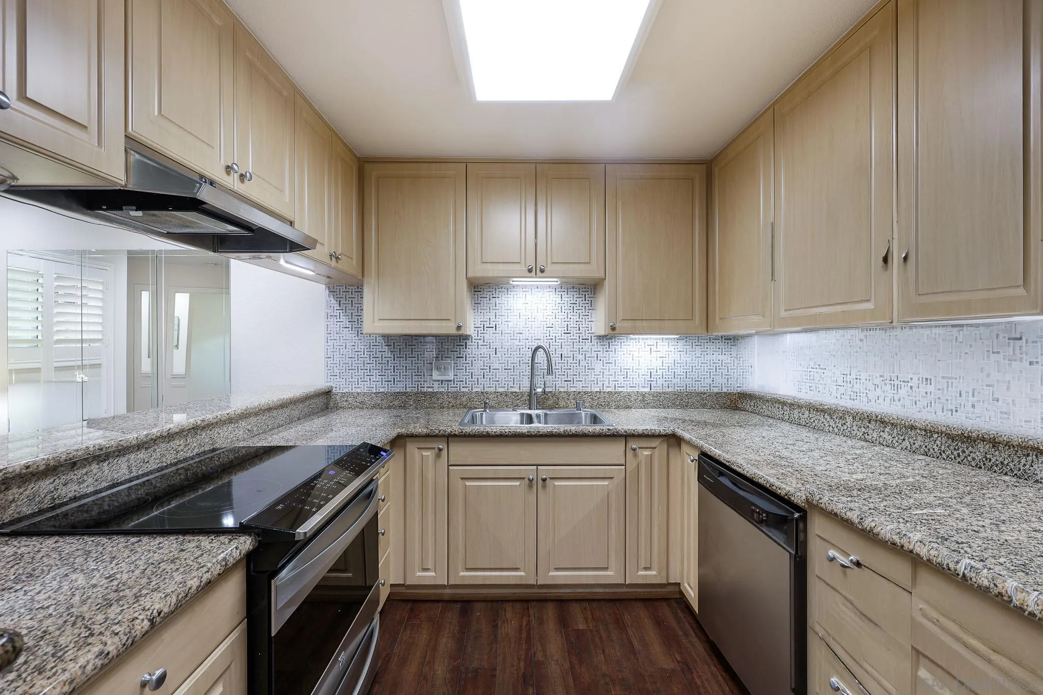Photo #8: 260019688 Listing: Photo #8