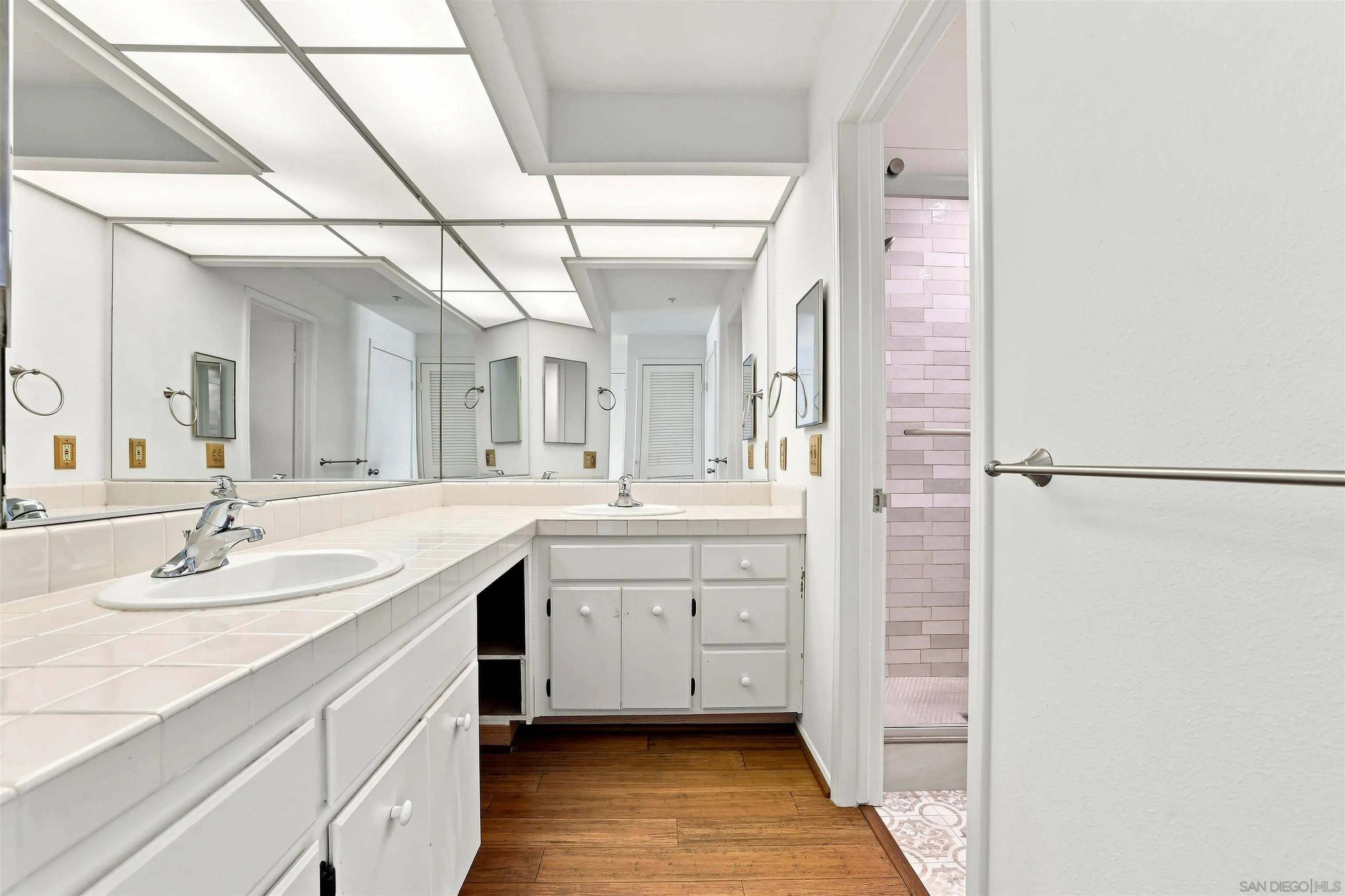 Photo #9: 260019690 Listing: Photo #9