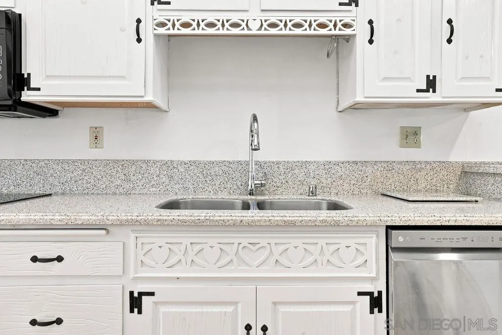 Photo #6: 260019690 Listing: Photo #6