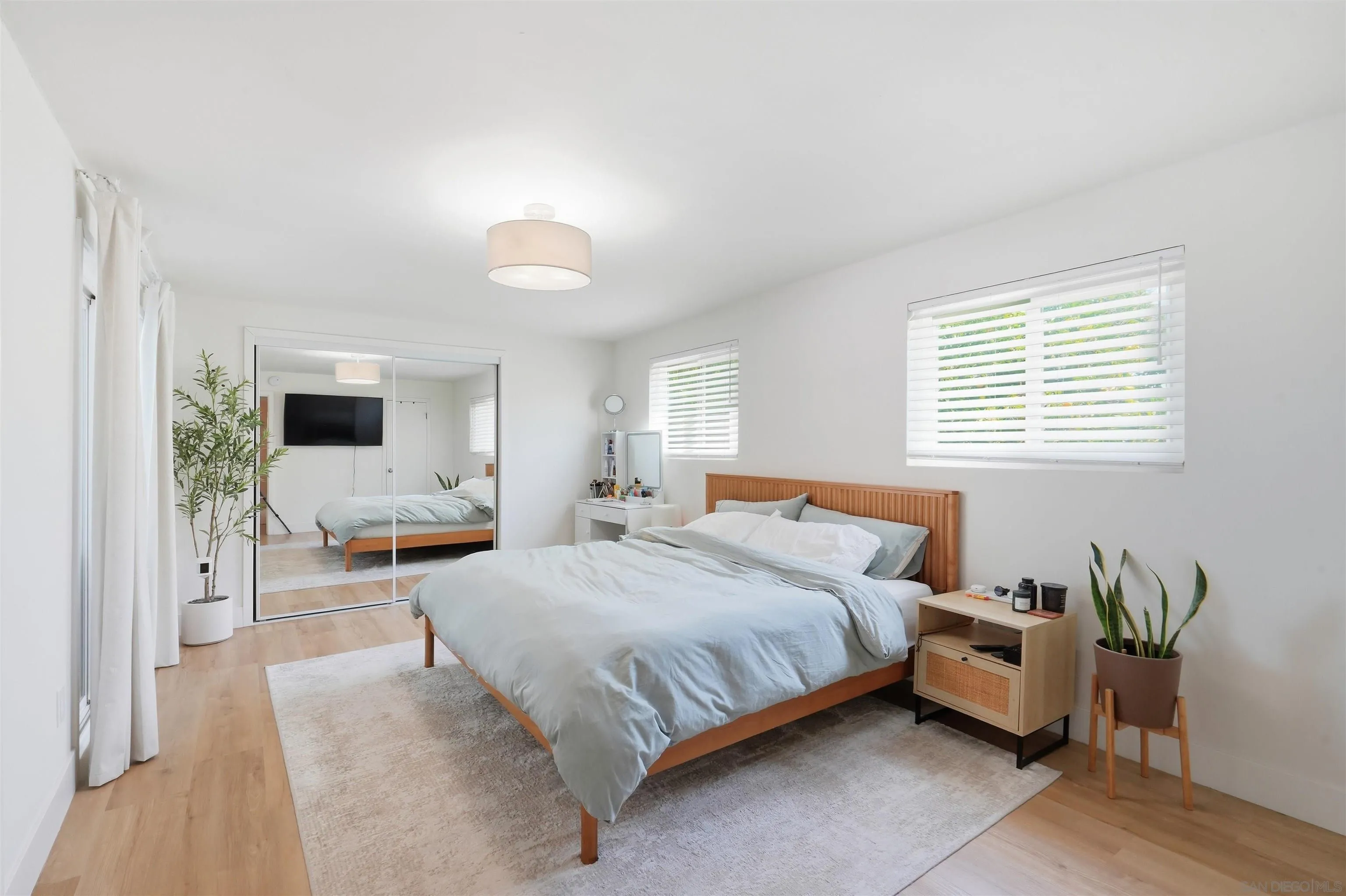 https://cdn.realtyfeed.com/cdn/127/260019694/10bb50597913a38ce5653f22e96b050c.webp