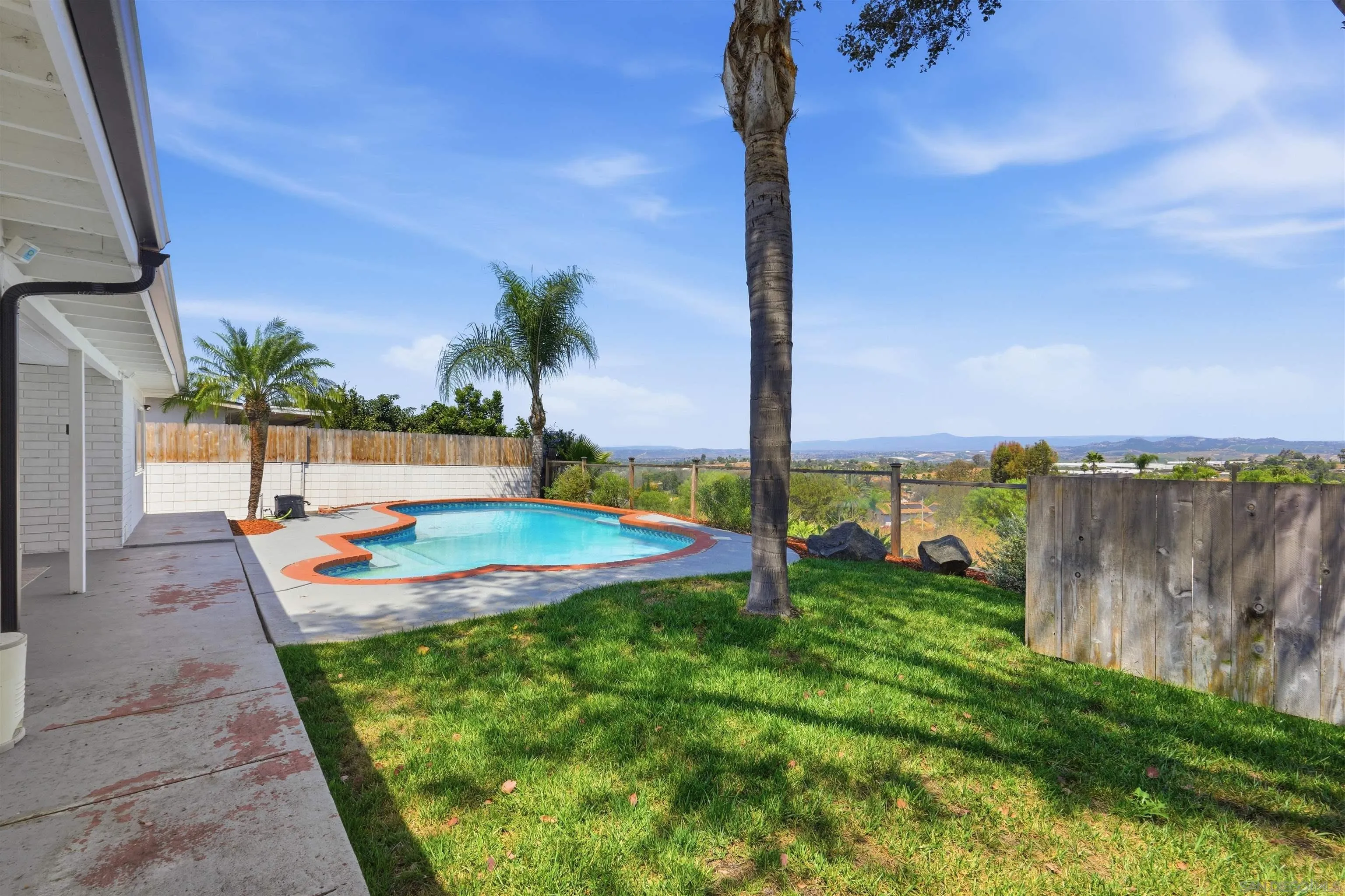 https://cdn.realtyfeed.com/cdn/127/260019694/271f049fd31de31e84e2dc6163627031.webp