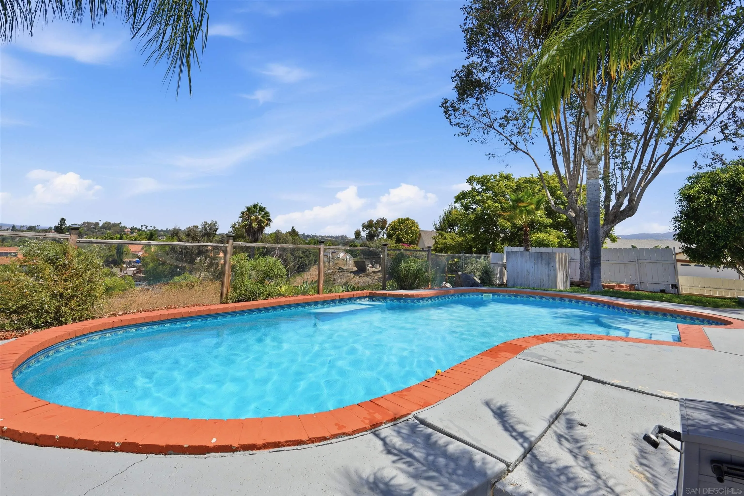 https://cdn.realtyfeed.com/cdn/127/260019694/60b5a5515f39dbed872d36f2be083125.webp