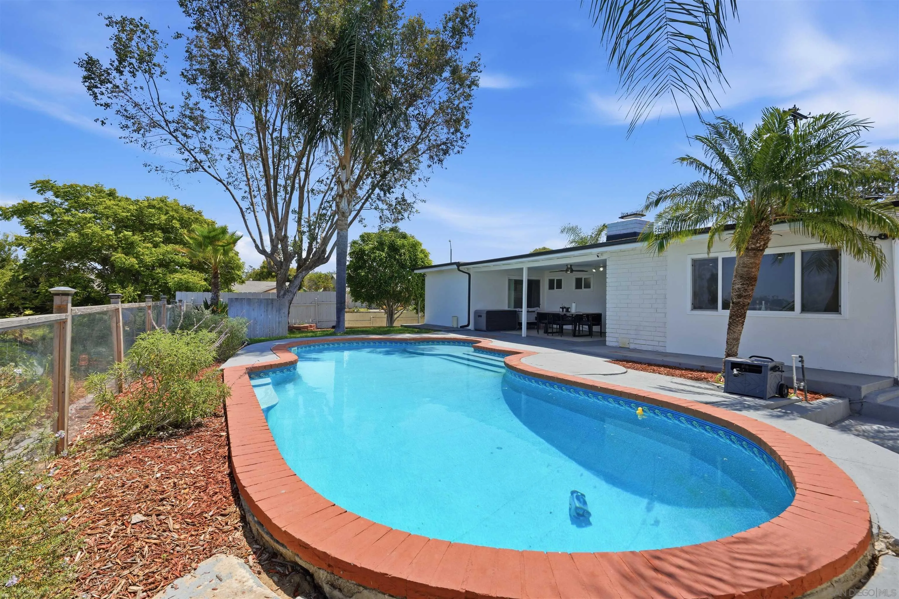 https://cdn.realtyfeed.com/cdn/127/260019694/77ac016c0d11eac03a6085ee131289a0.webp