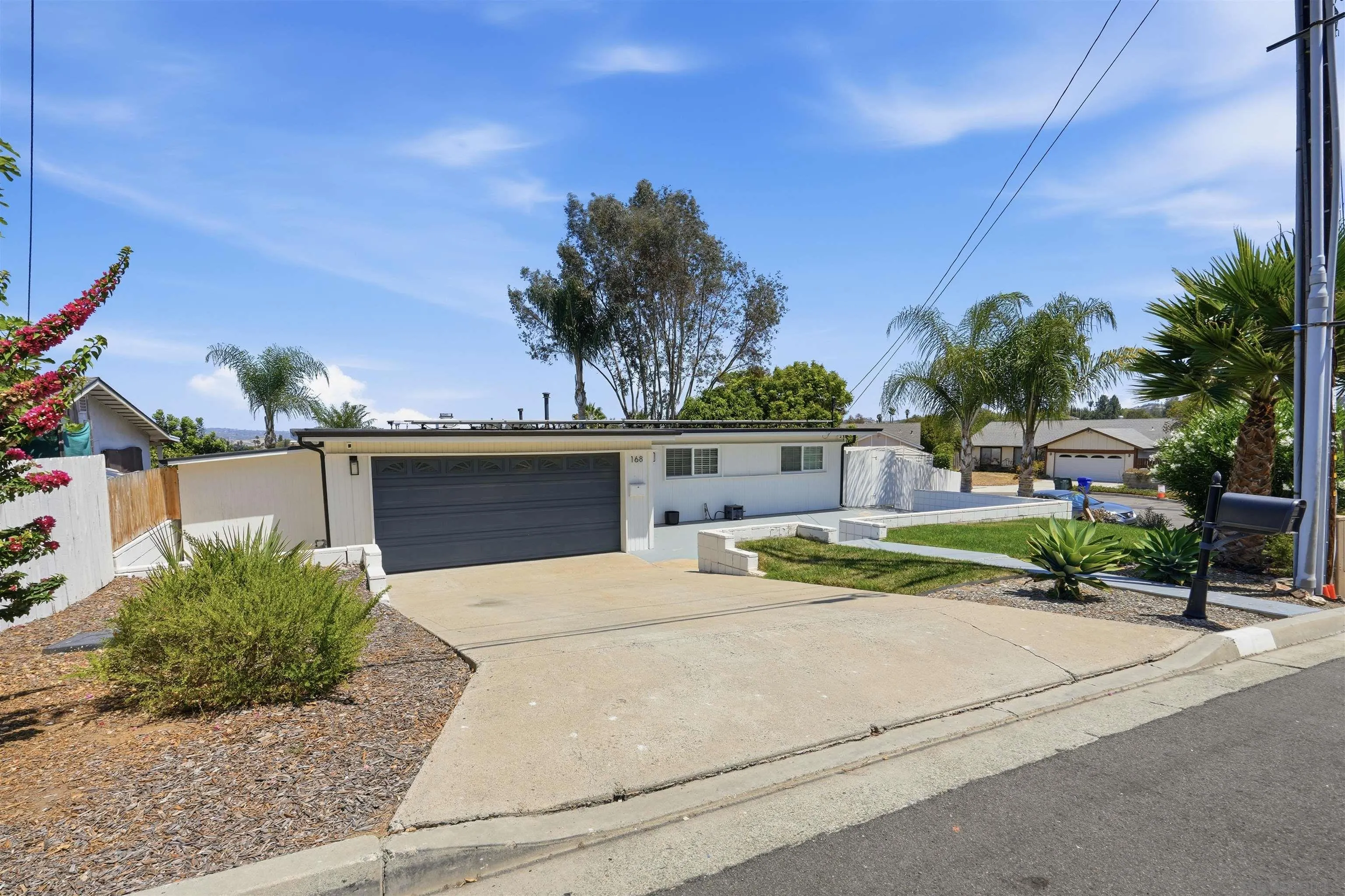 https://cdn.realtyfeed.com/cdn/127/260019694/84c488598bc7e9205c80938309f5ae31.webp