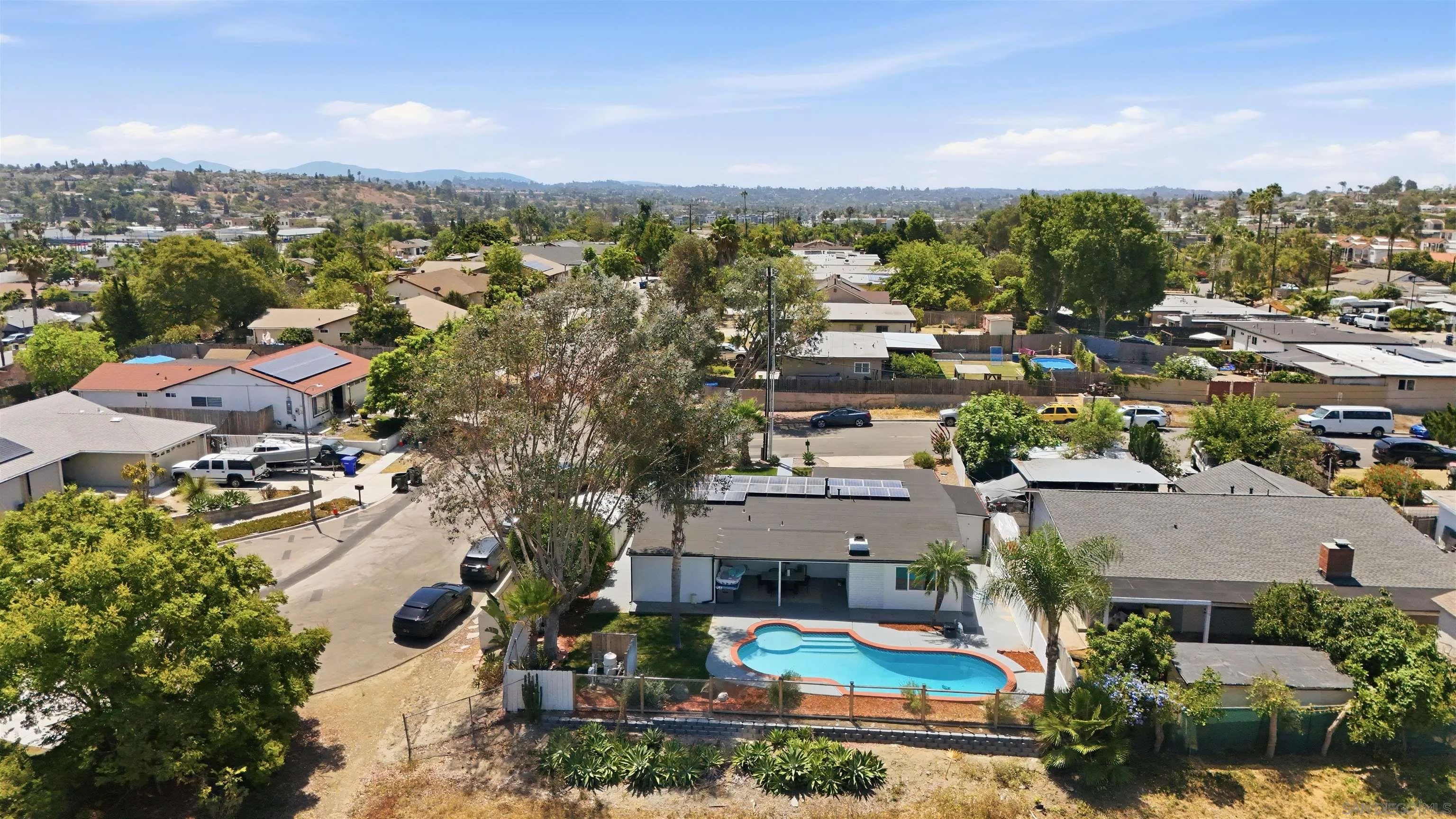 https://cdn.realtyfeed.com/cdn/127/260019694/907669c567cd1ddd7ce8048d80a45527.webp