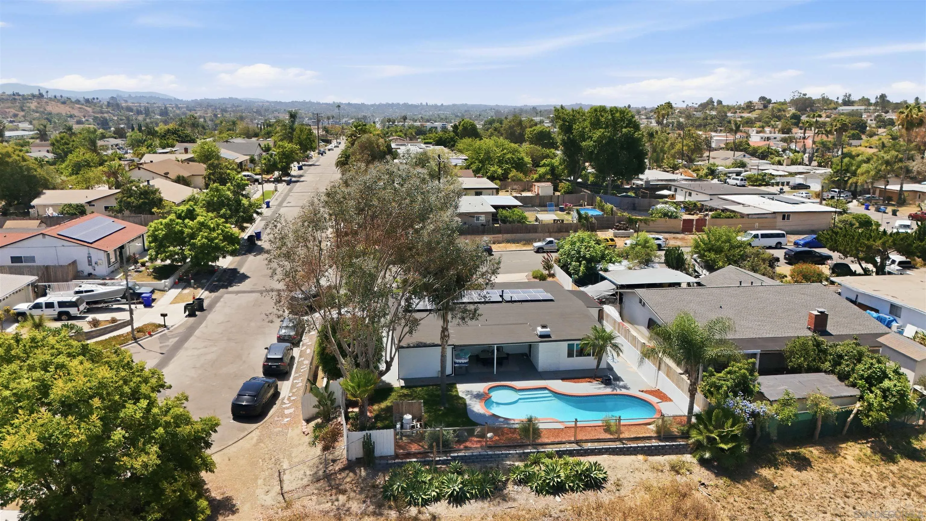 https://cdn.realtyfeed.com/cdn/127/260019694/98fef991e6ae31453afaa84cd2d32a76.webp