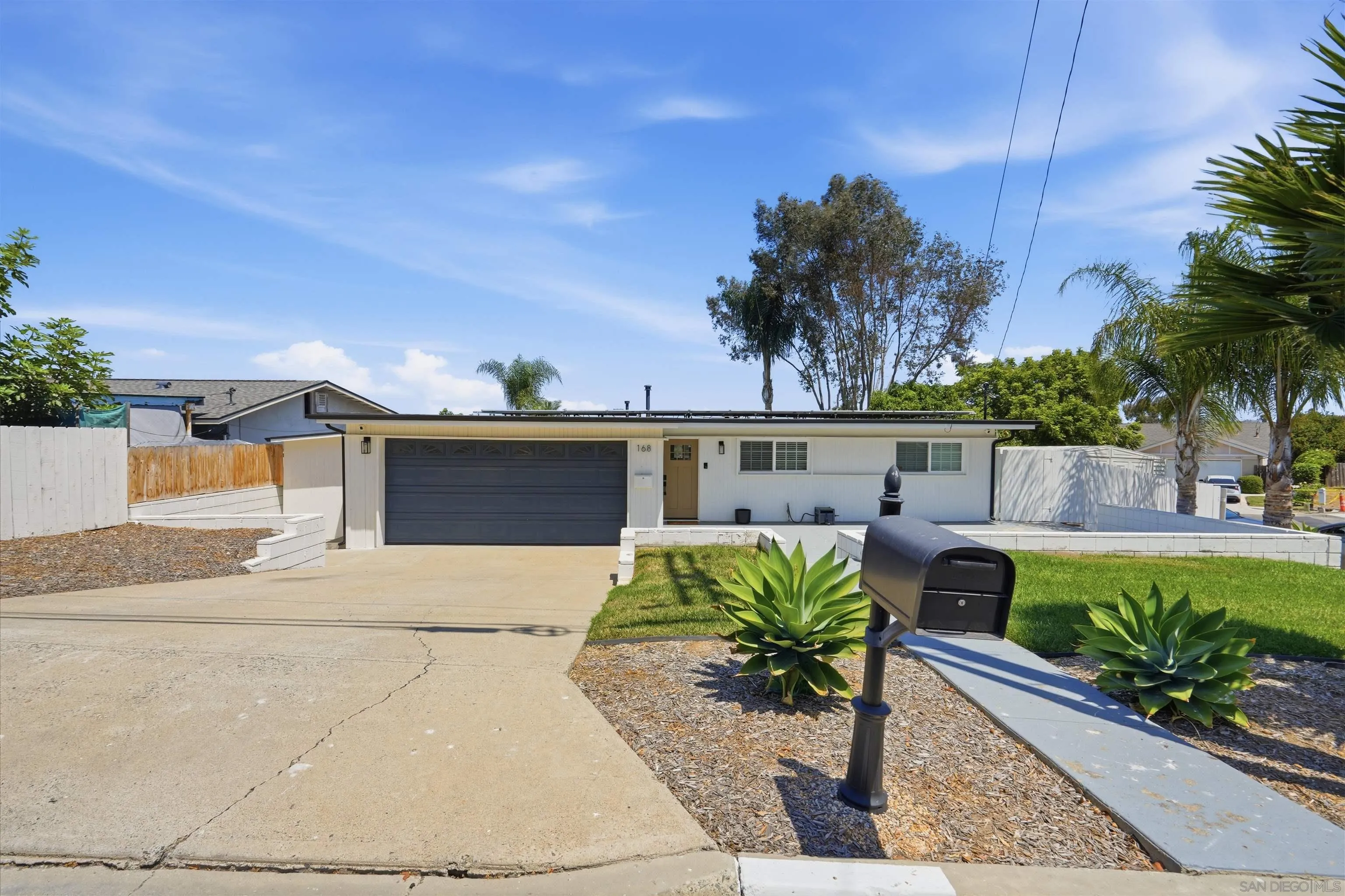 https://cdn.realtyfeed.com/cdn/127/260019694/e4cd81bb59d6d69568aa782cd559bca5.webp