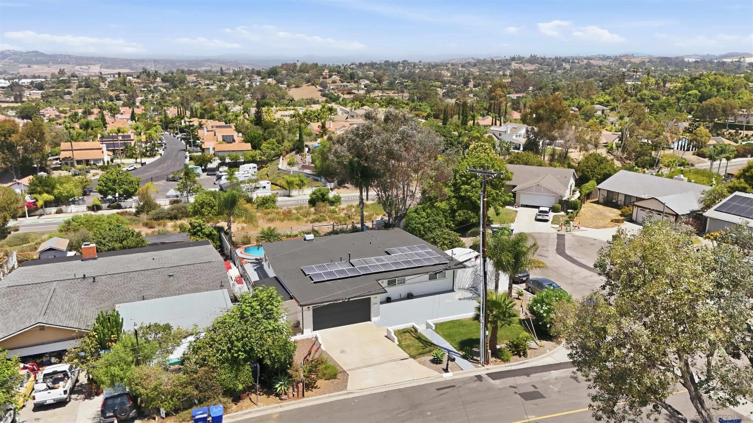 https://cdn.realtyfeed.com/cdn/127/260019694/fcc6df1d9110c0443358876823f8de8b.webp