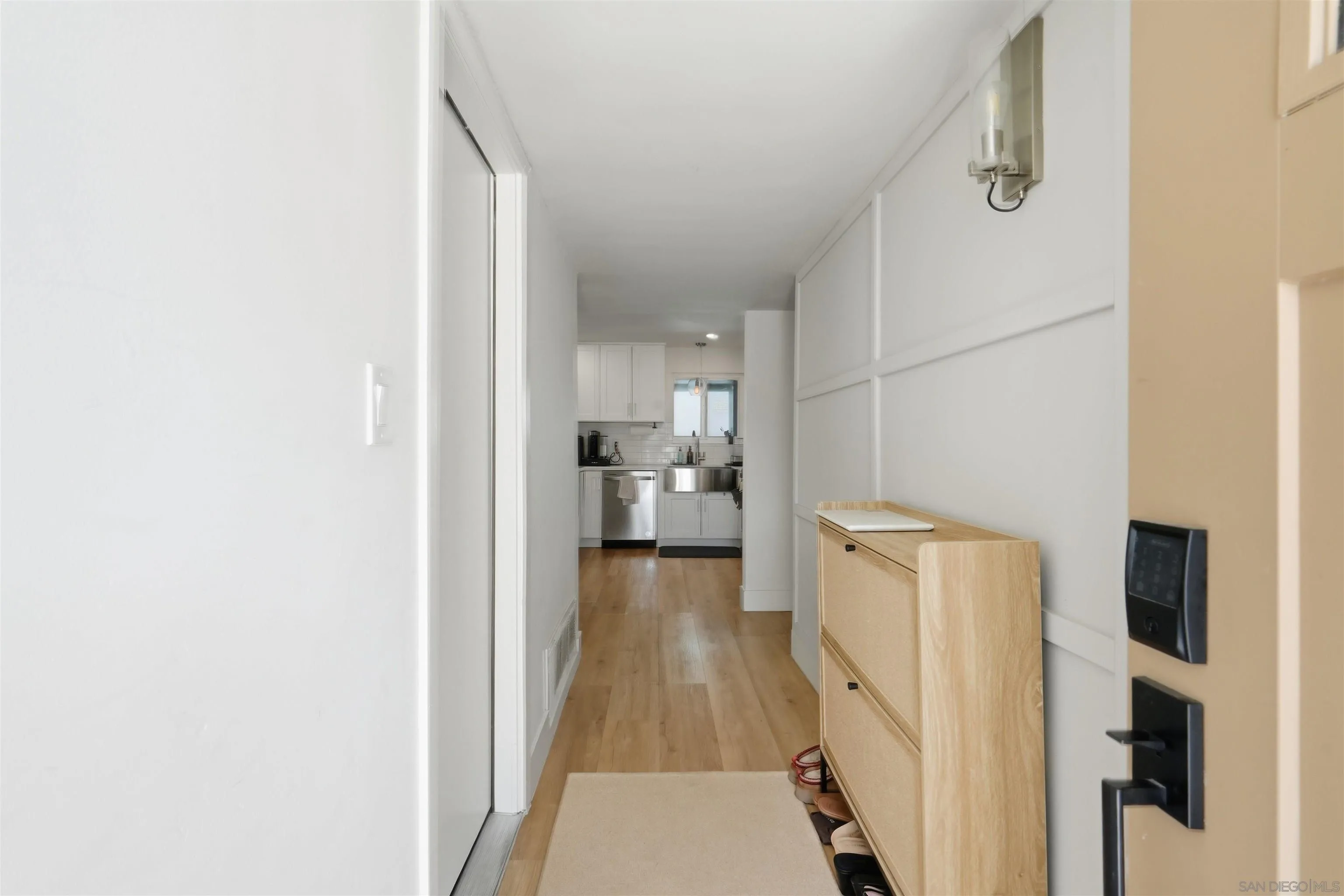 https://cdn.realtyfeed.com/cdn/127/260019694/fde5d1350284569907b039810e330950.webp