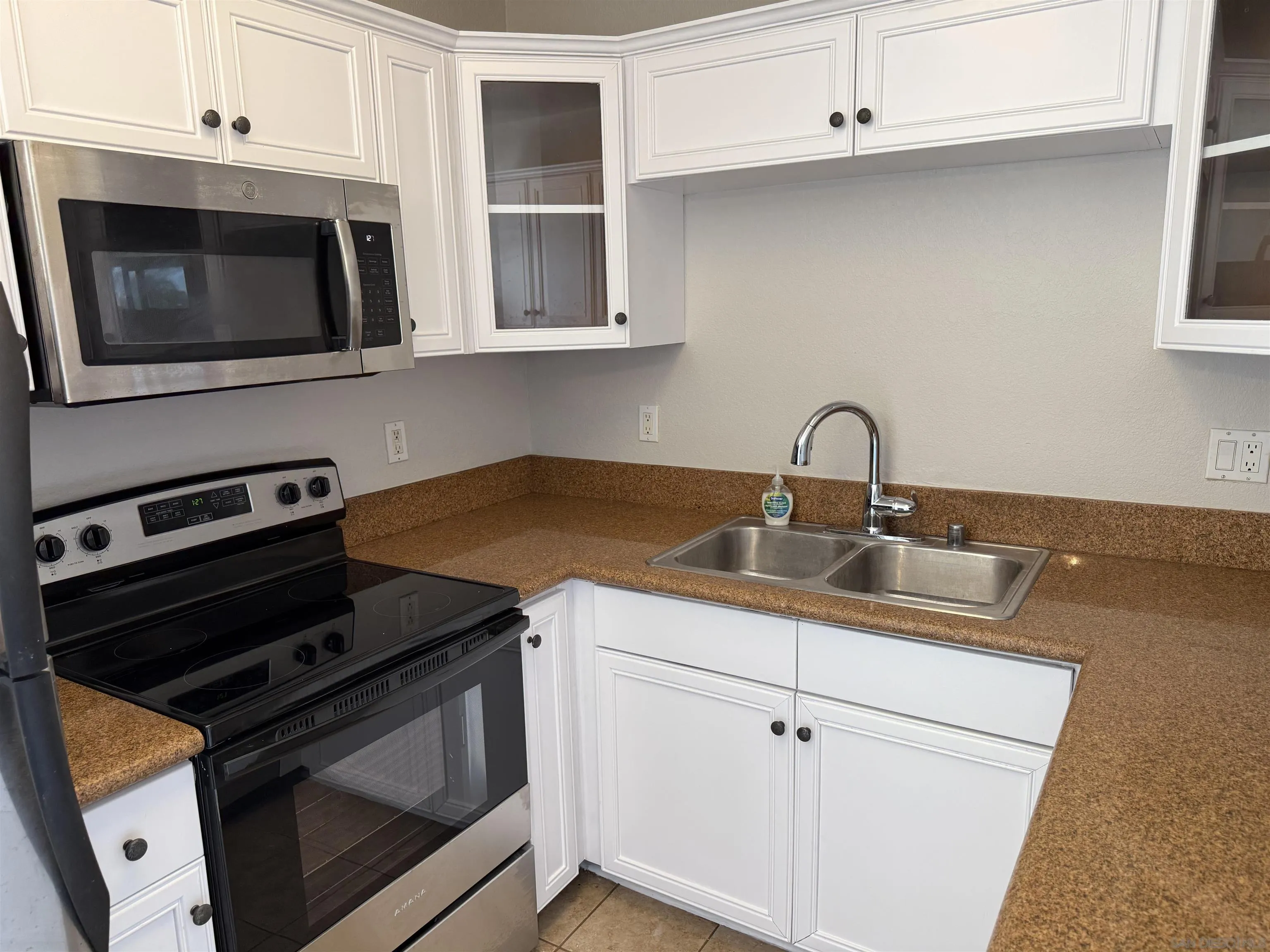 Photo #5: 2600197 Listing: Photo #5