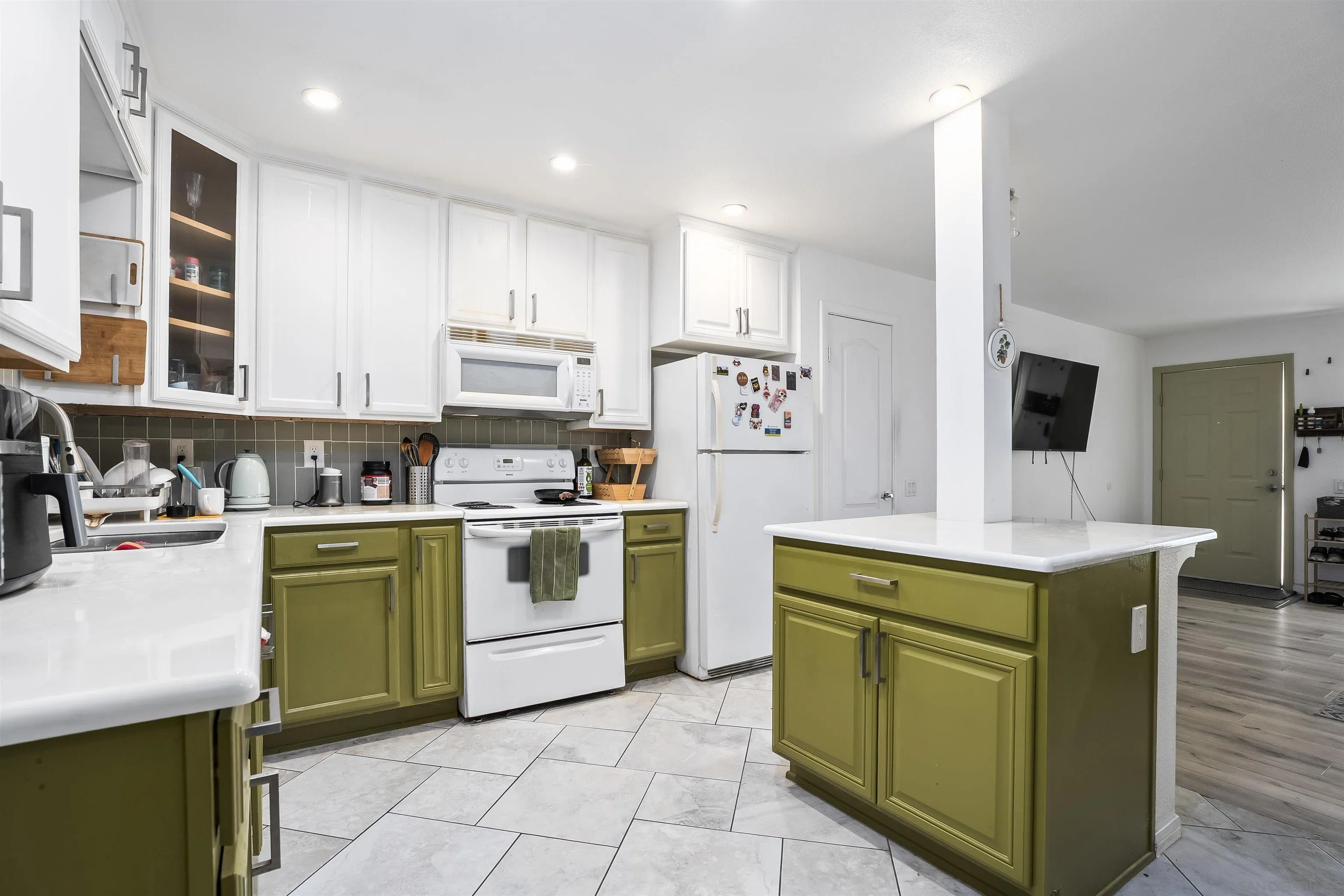 Photo #7: 260019706 Listing: Photo #7