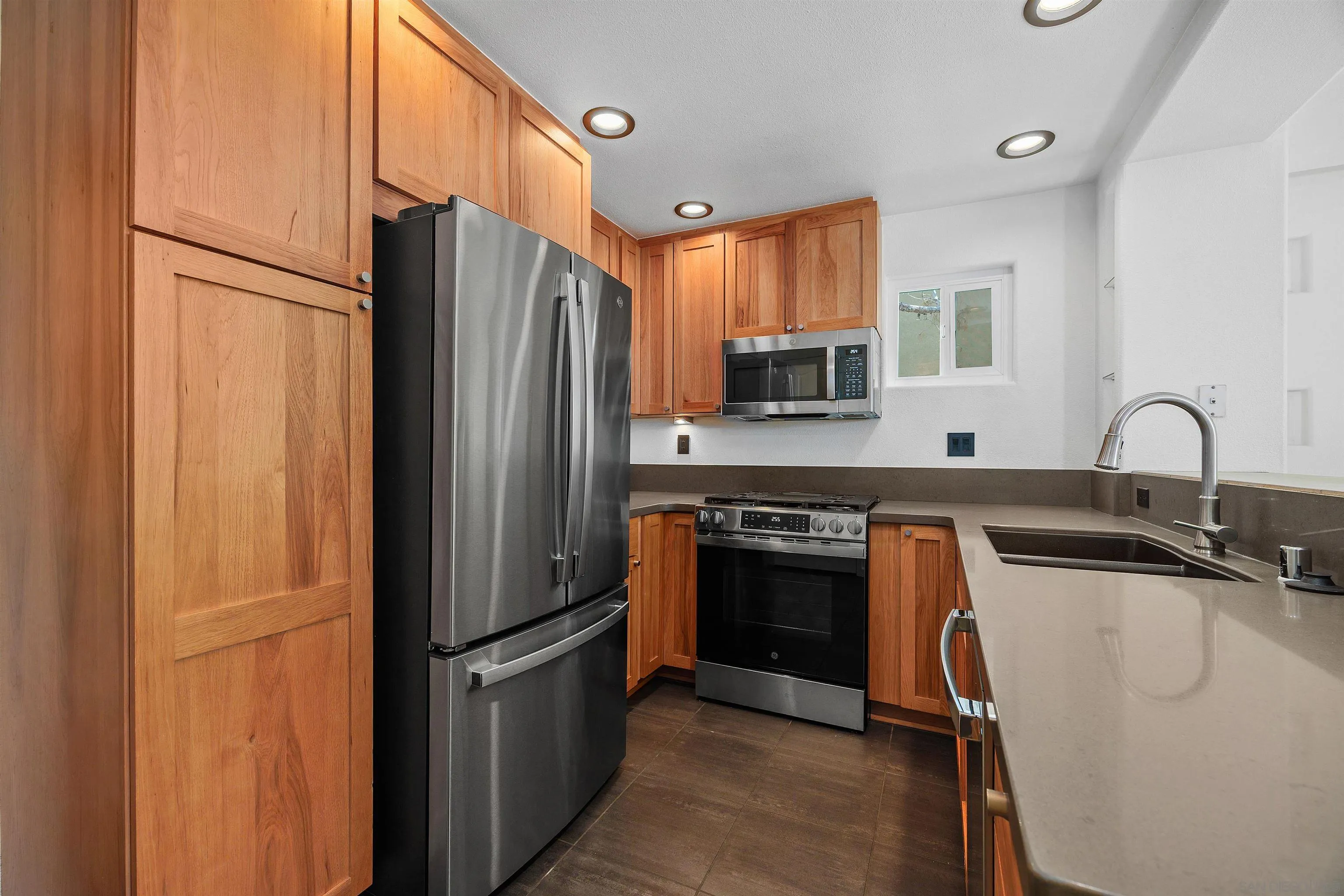 Photo #33: 260019708 Listing: Photo #33