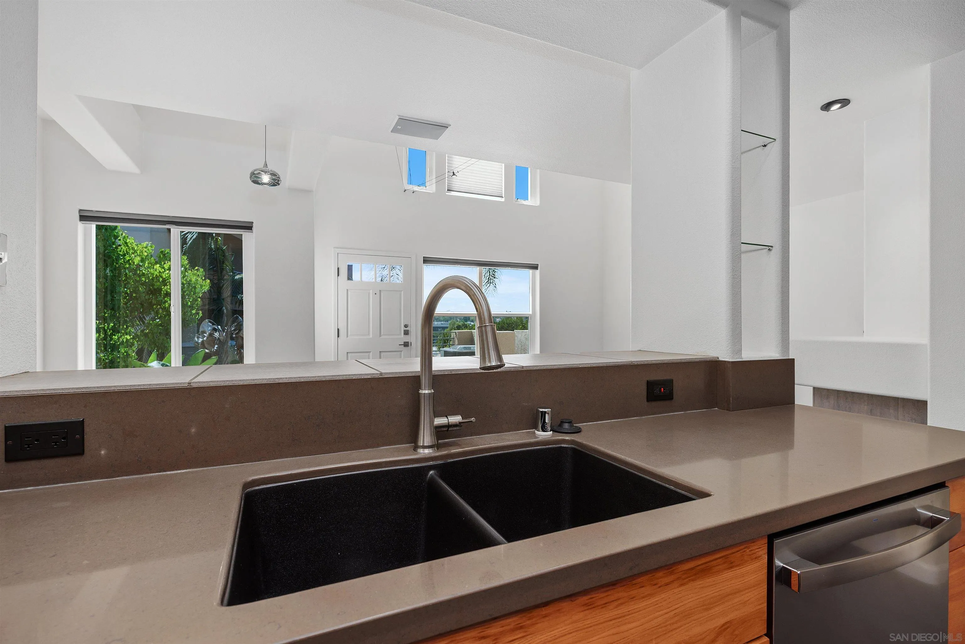 Photo #36: 260019708 Listing: Photo #36