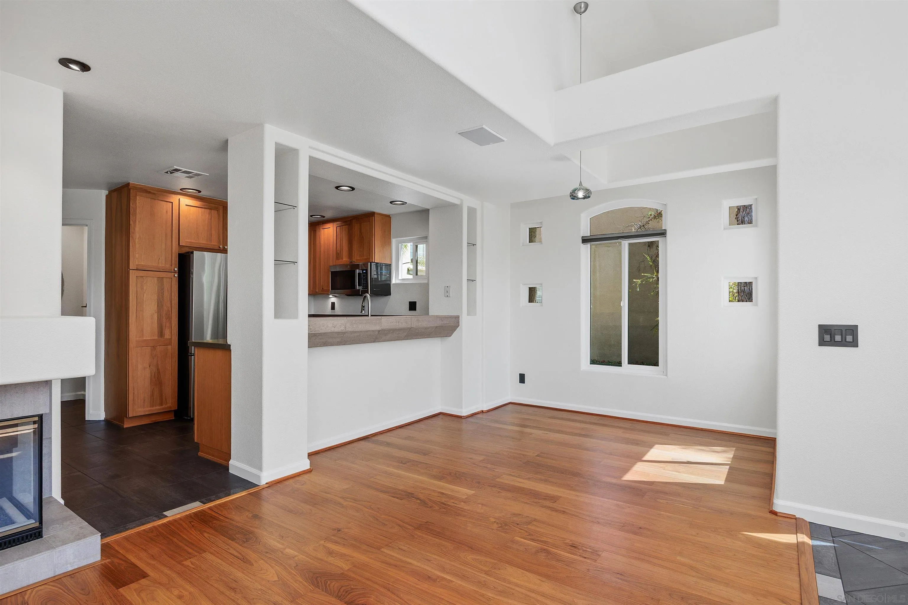 Photo #6: 260019708 Listing: Photo #6