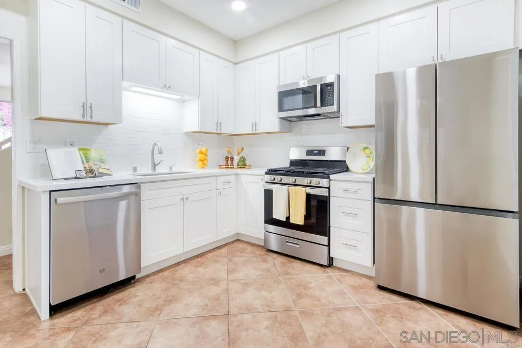 2196 Lago Madero, Chula Vista, CA 91914 - Photo 5 of 10, Chula Vista, CA