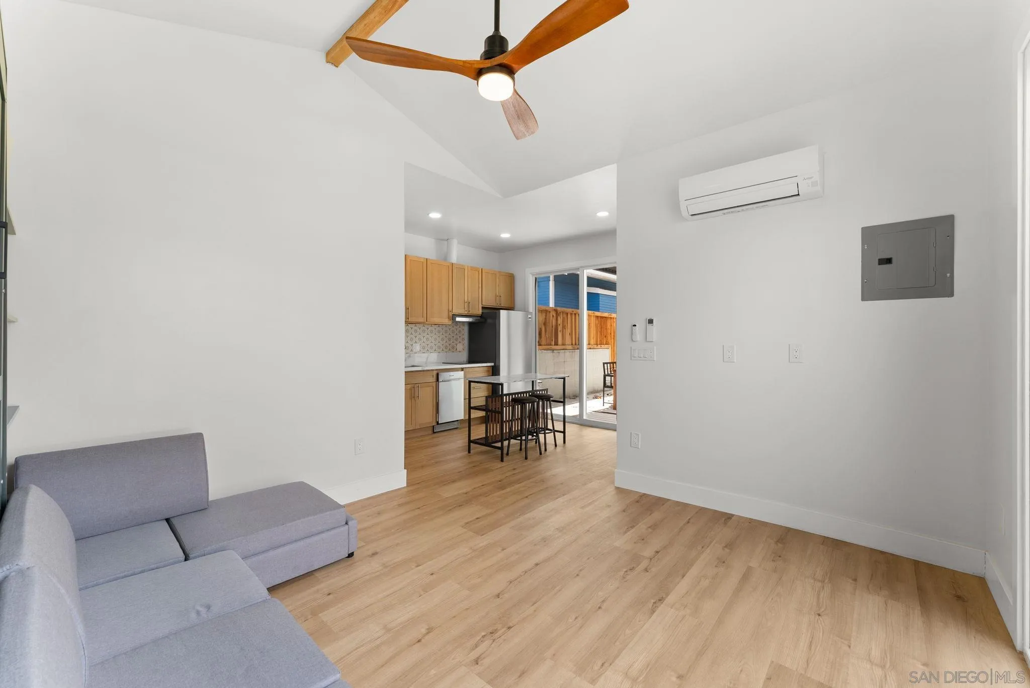 https://cdn.realtyfeed.com/cdn/127/260019714/6497d5d482abb12318c31fc1f4c16d9e.webp