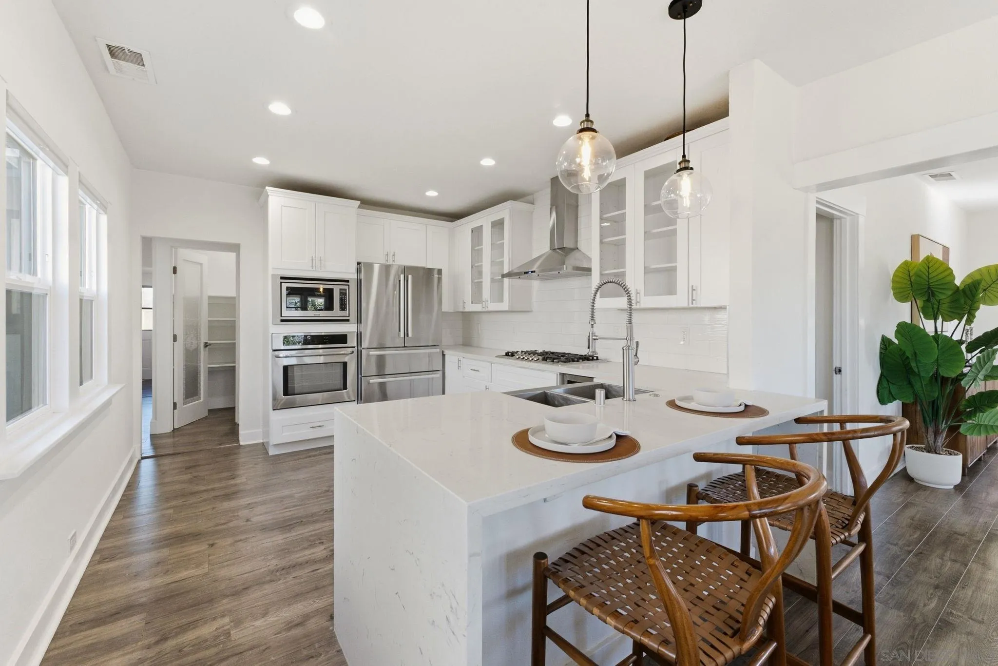 https://cdn.realtyfeed.com/cdn/127/260019714/7a2d3ef391559aa25a07b95b7e07cb87.webp