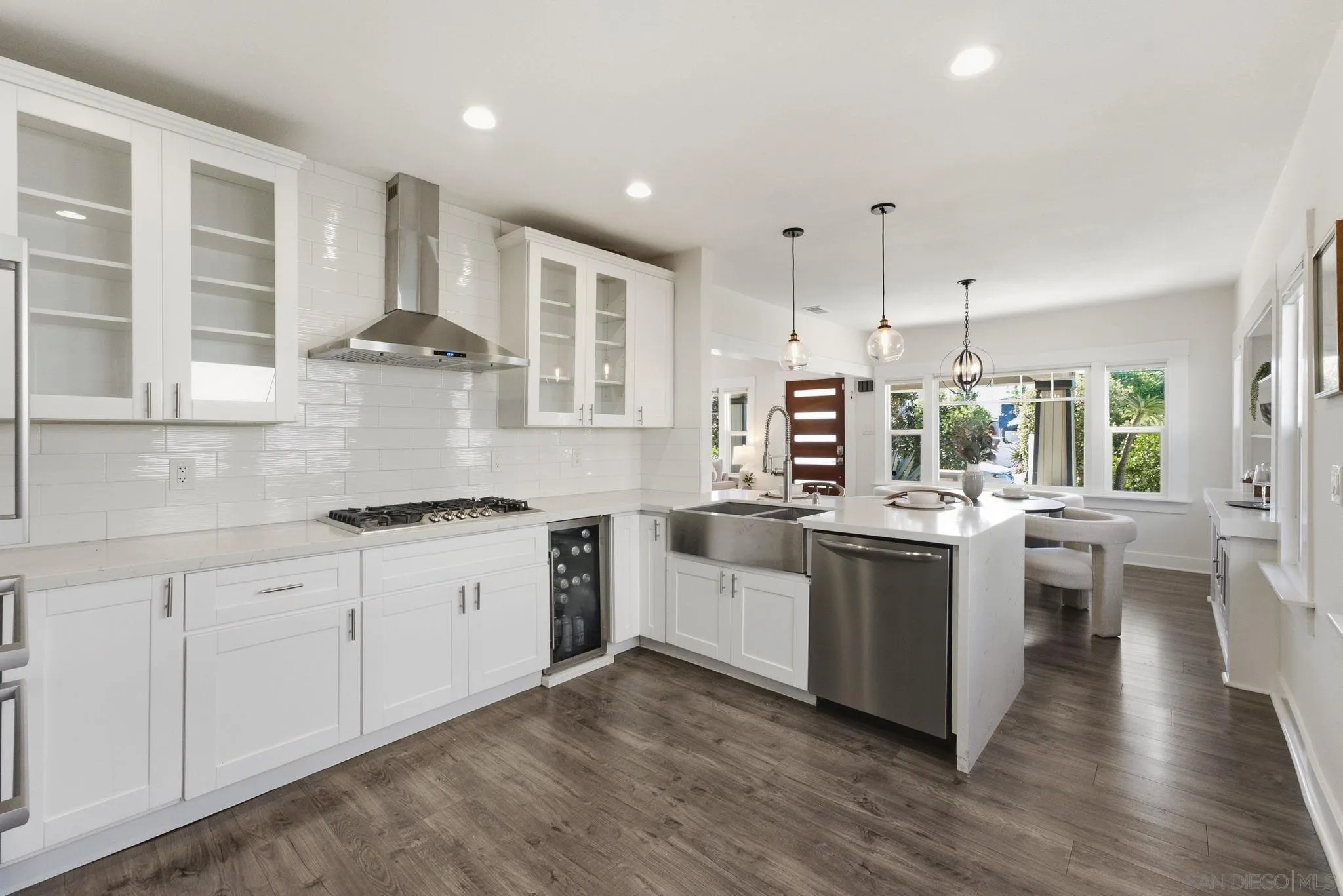 https://cdn.realtyfeed.com/cdn/127/260019714/9f1eefa33d0c4e1cca8ac54f3df9fd82.webp