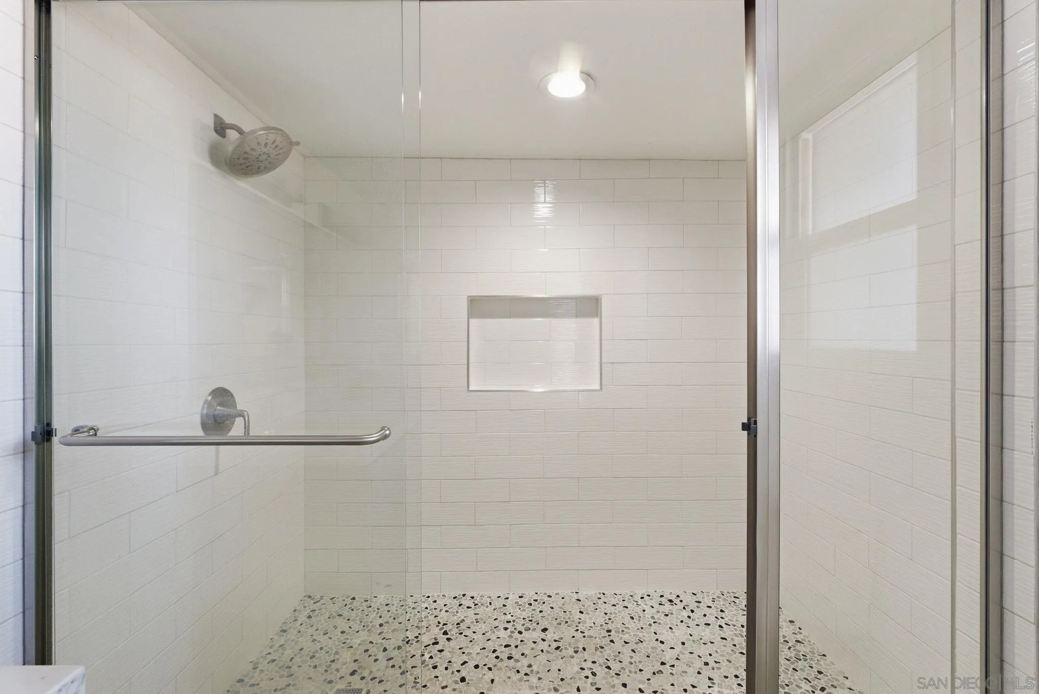 https://cdn.realtyfeed.com/cdn/127/260019714/bbdd6ab73c7452c1c3bb2991b97dc80d.webp