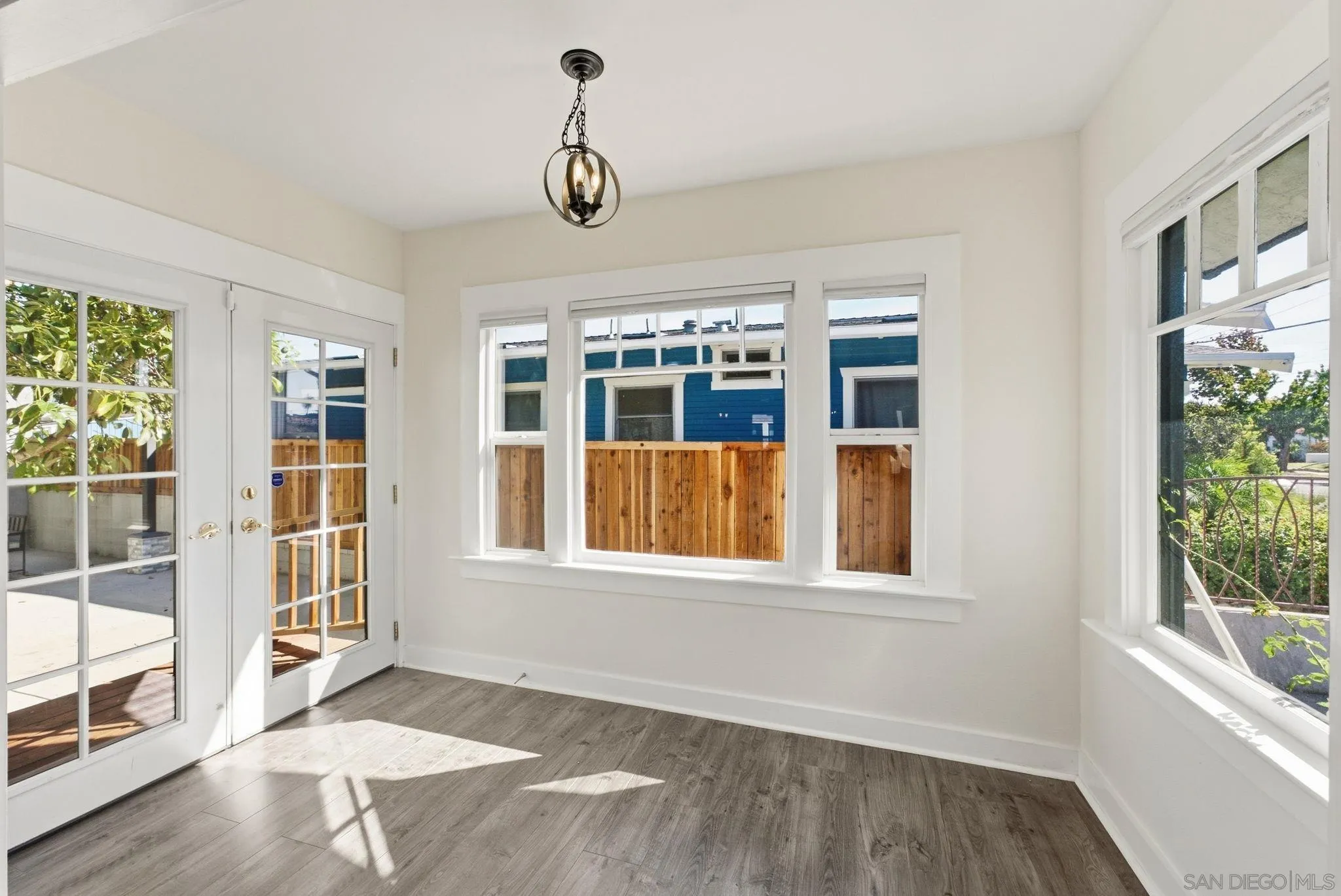 https://cdn.realtyfeed.com/cdn/127/260019714/be83a482c3b0614fd8354f7762a998e1.webp