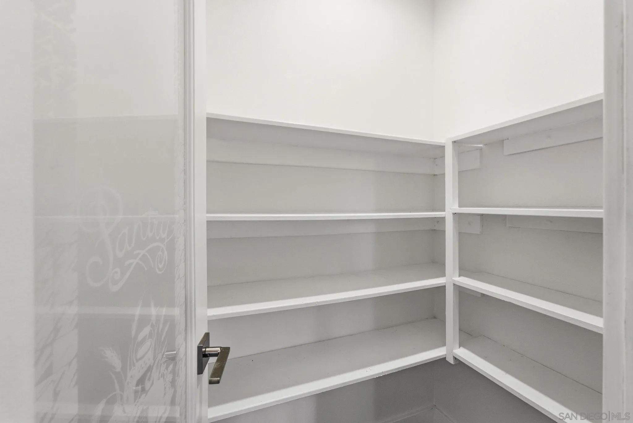 https://cdn.realtyfeed.com/cdn/127/260019714/e547dac8a95d909c99cbad65b68ca35b.webp