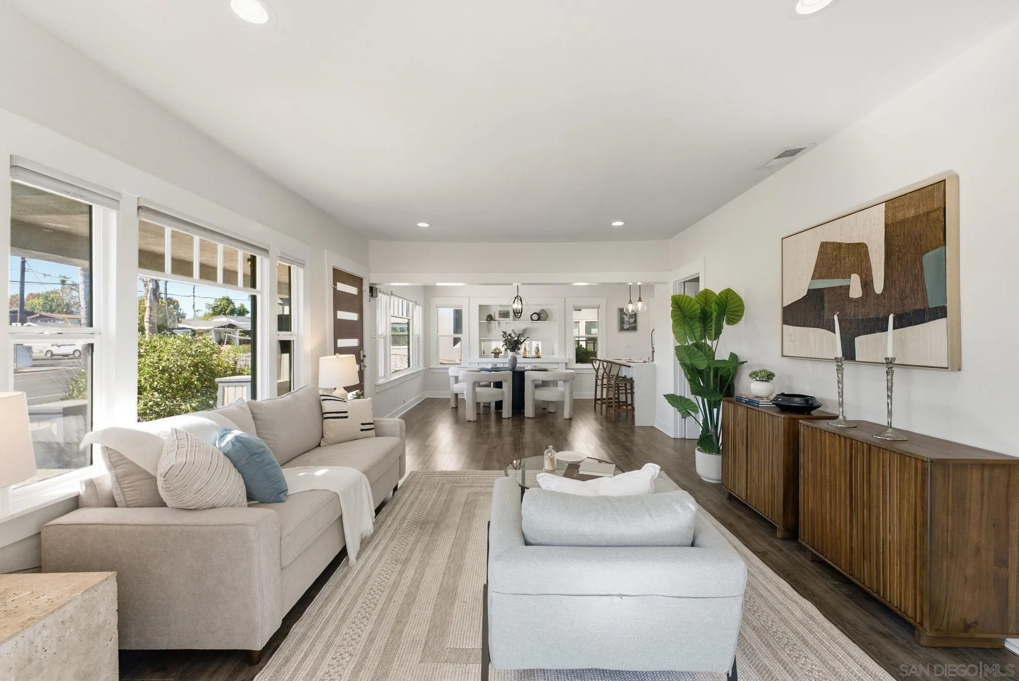 https://cdn.realtyfeed.com/cdn/127/260019714/e6531e18db3aaffc5b74c86dced23c28.webp