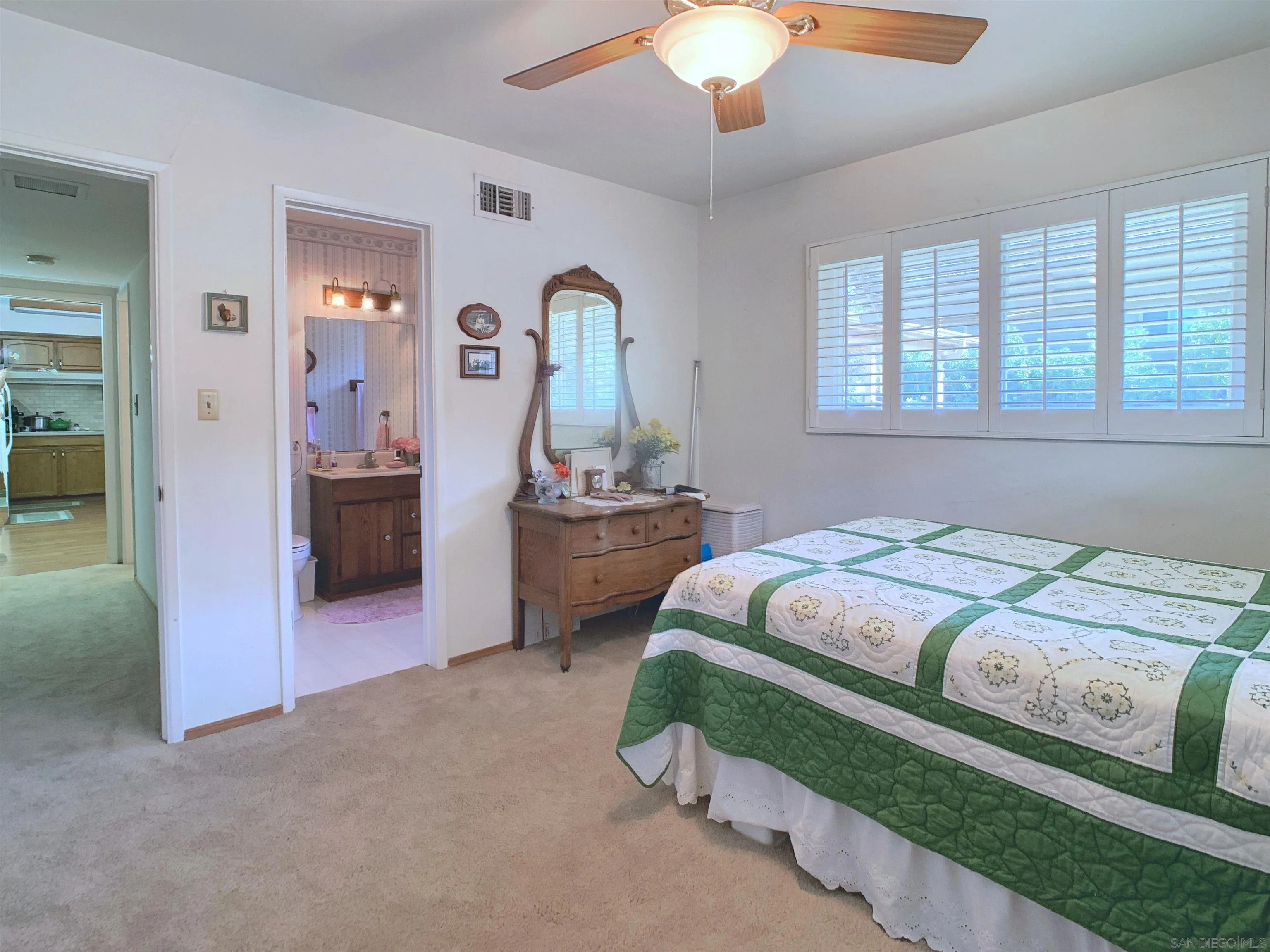 https://cdn.realtyfeed.com/cdn/127/260019721/426b426af72bb7afbf178cd2c3cf6608.webp