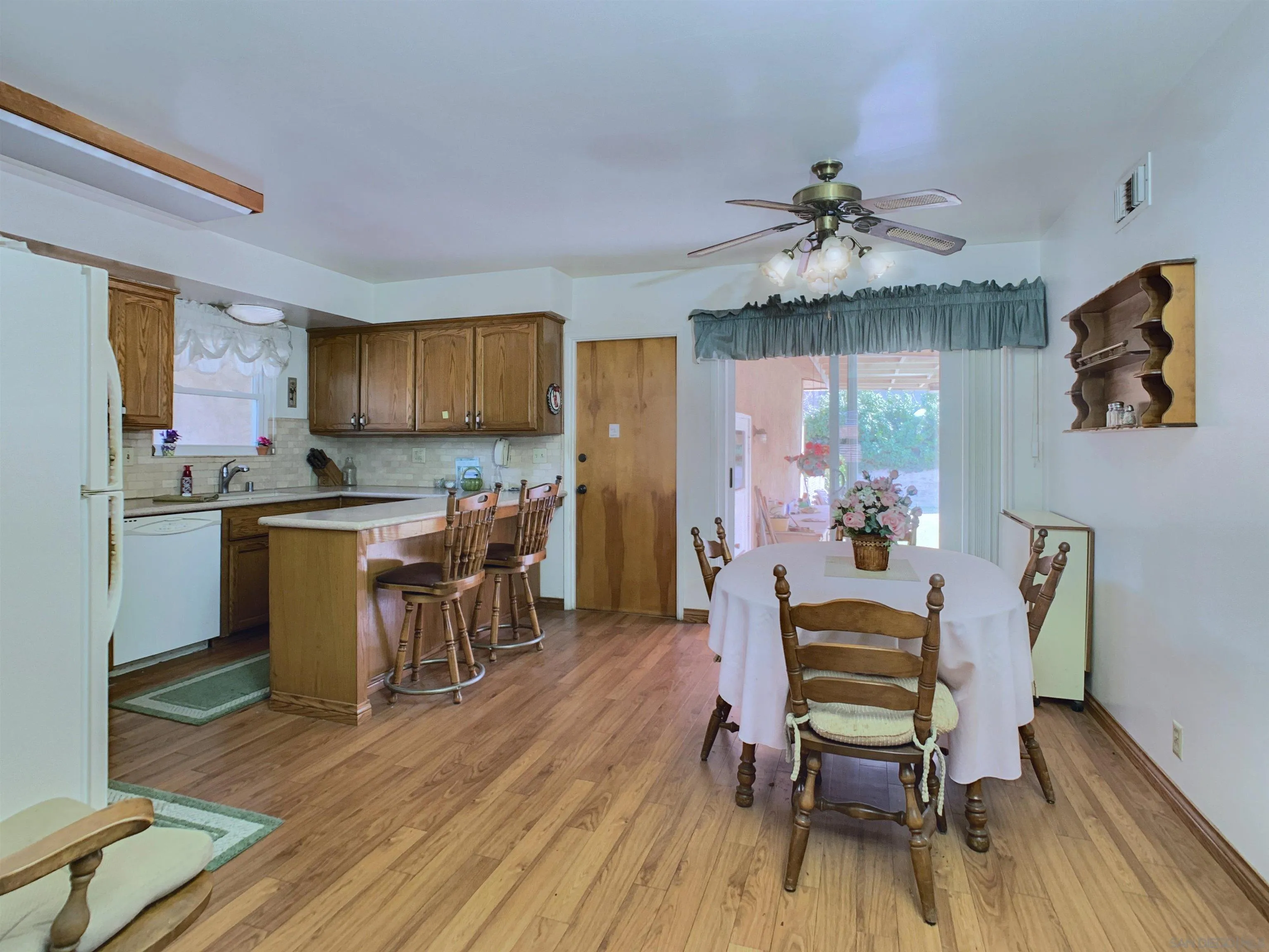 https://cdn.realtyfeed.com/cdn/127/260019721/55246ed87b06c1f69369b9839b4e0dfe.webp